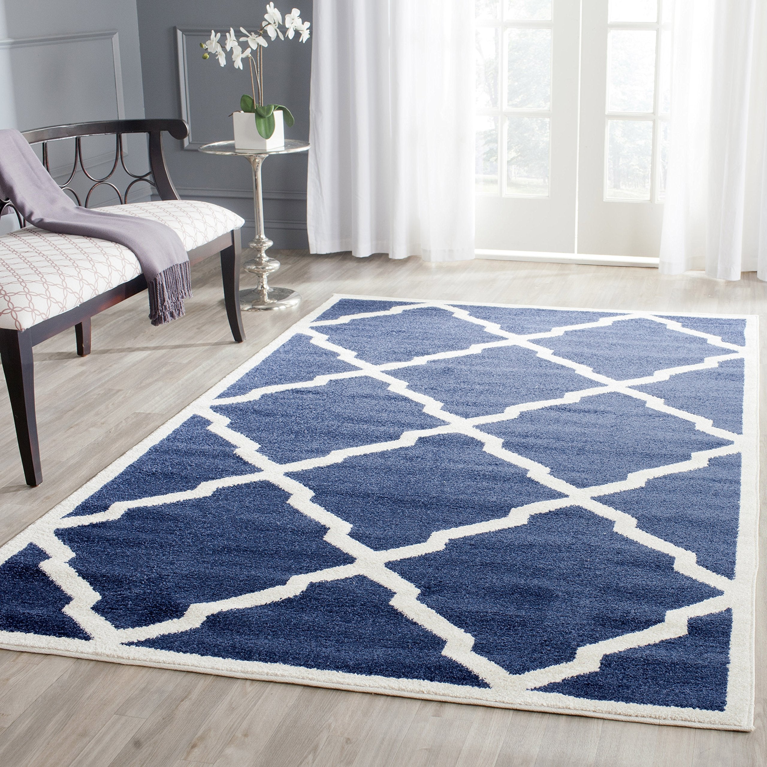 SAFAVIEH Amherst Collection Accent Rug - 4 x 6, Navy & Beige, Moroccan Trellis Design, Non-Shedding & Easy Care, Ideal for Hig