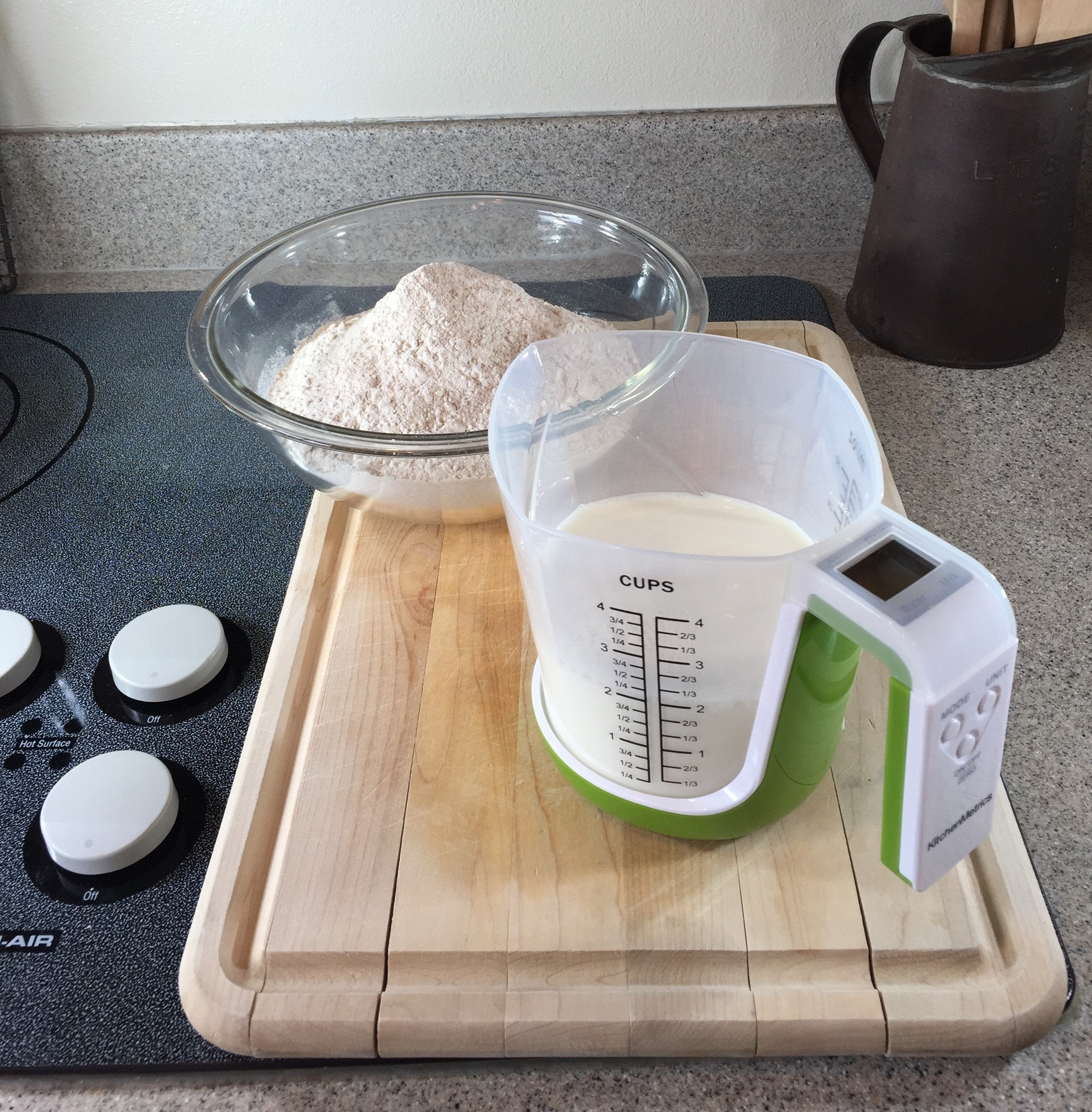 KitchenMetrics Digital Kitchen Food Scale & Measuring Cup - Green