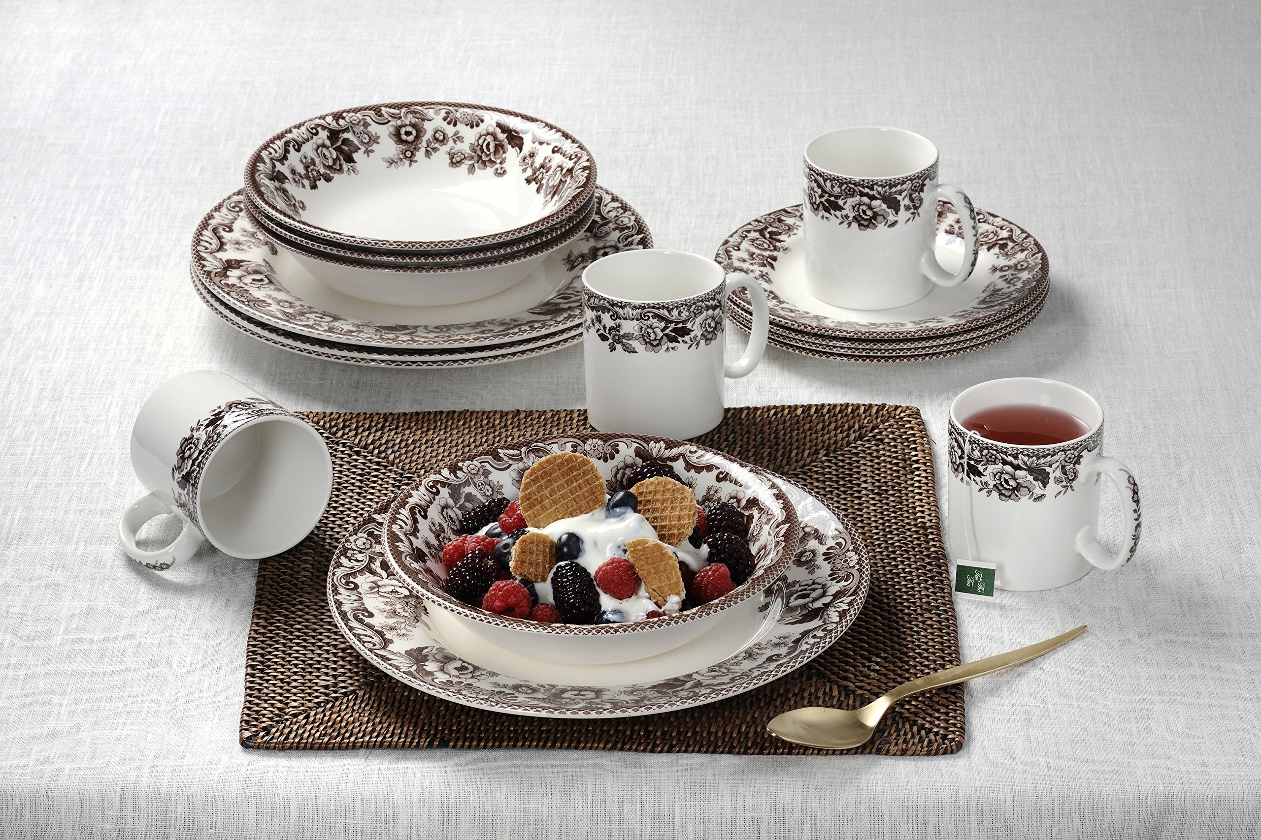 Spode Delamere Dinner Plate Set of 4, 10.5” Earthenware, White/Brown, Microwave & Dishwasher Safe, Model 1643521