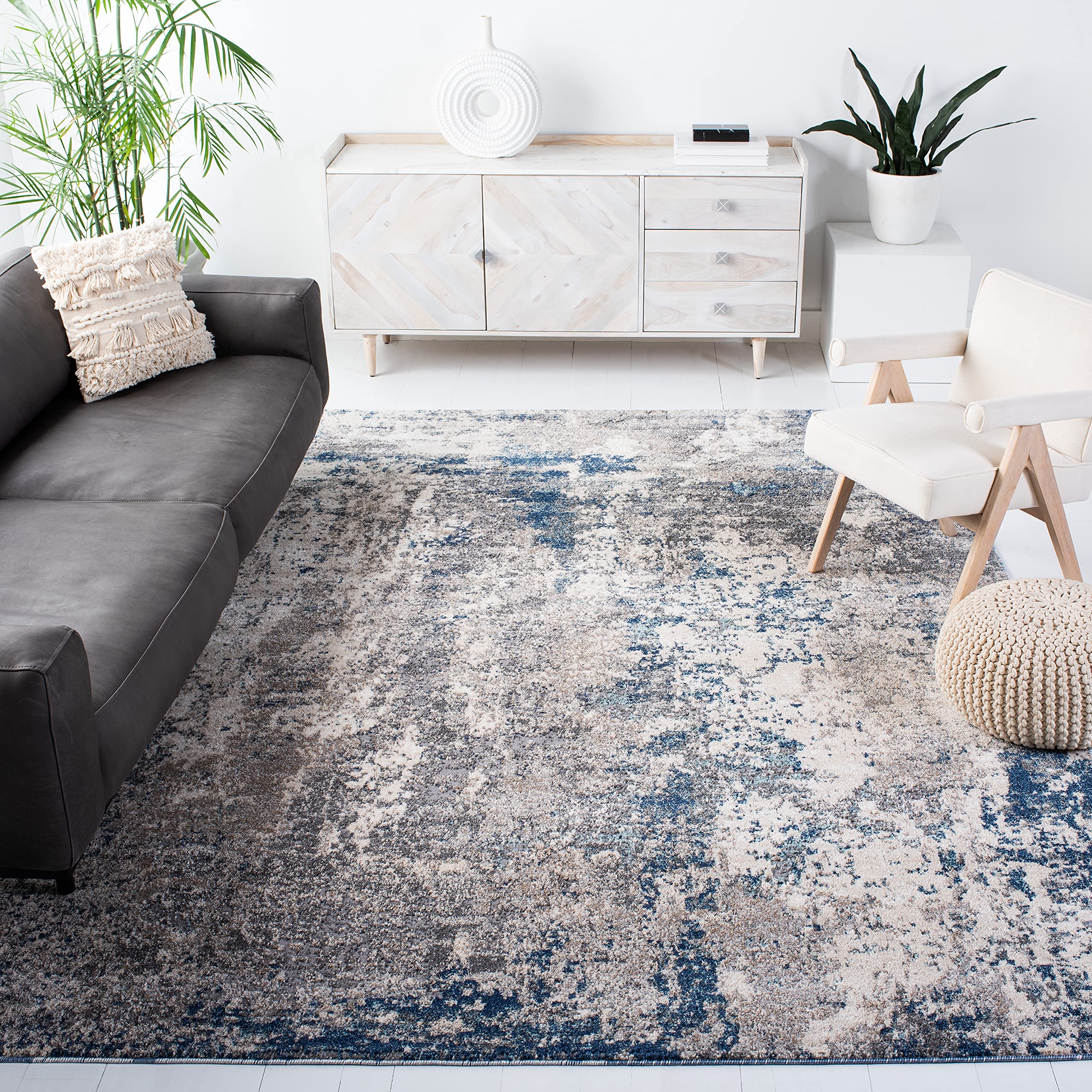 SAFAVIEH Aston Collection Area Rug - 53 x 77, Grey & Navy, Modern Abstract Design, Non-Shedding & Easy Care, Ideal for High Tr