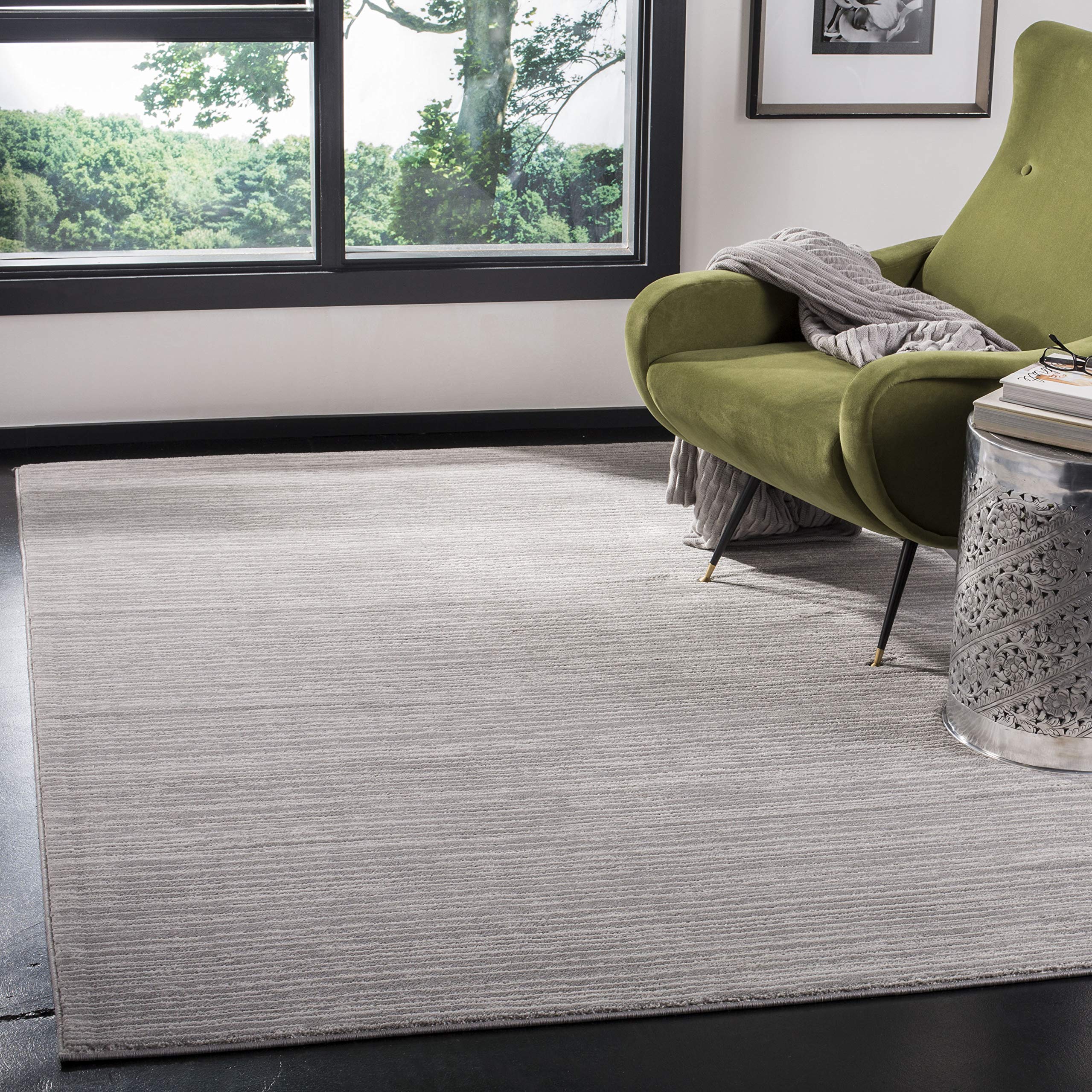 SAFAVIEH Vision Collection Area Rug - 6 x 9, Silver, Modern Ombre Tonal Chic Design, Non-Shedding & Easy Care, Ideal for High 
