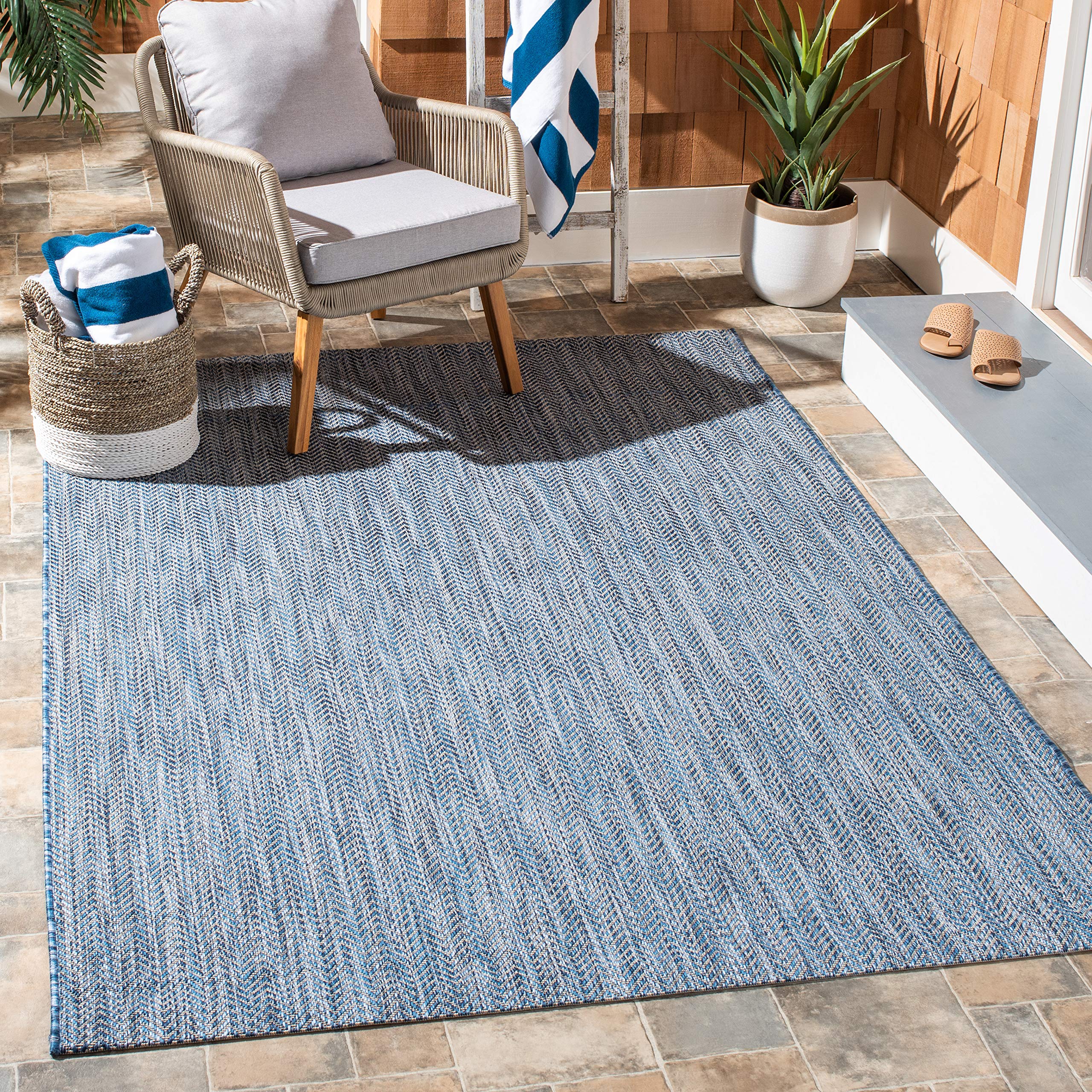SAFAVIEH Courtyard Collection Area Rug - 53 x 77, Navy & Grey, Non-Shedding & Easy Care, Indoor/Outdoor & Washable-Ideal for P