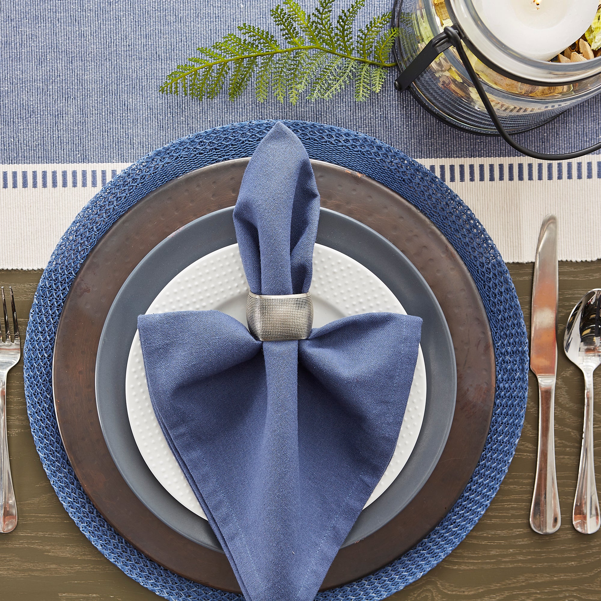 DII French Blue Floral Woven Round Placemat Set/6