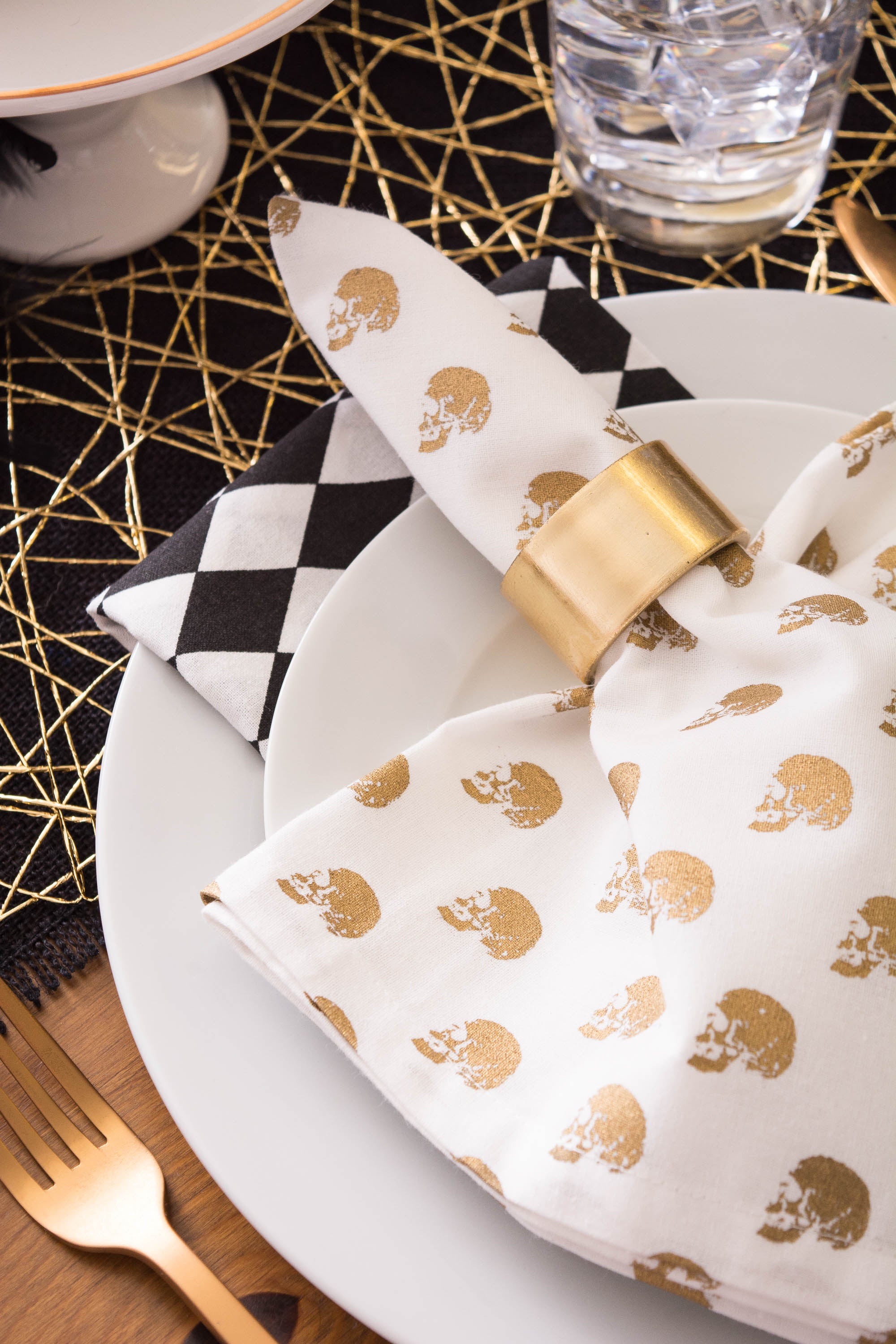 Dii Gold Round Painted Acrylic Napkin Ring (Set Of 6)