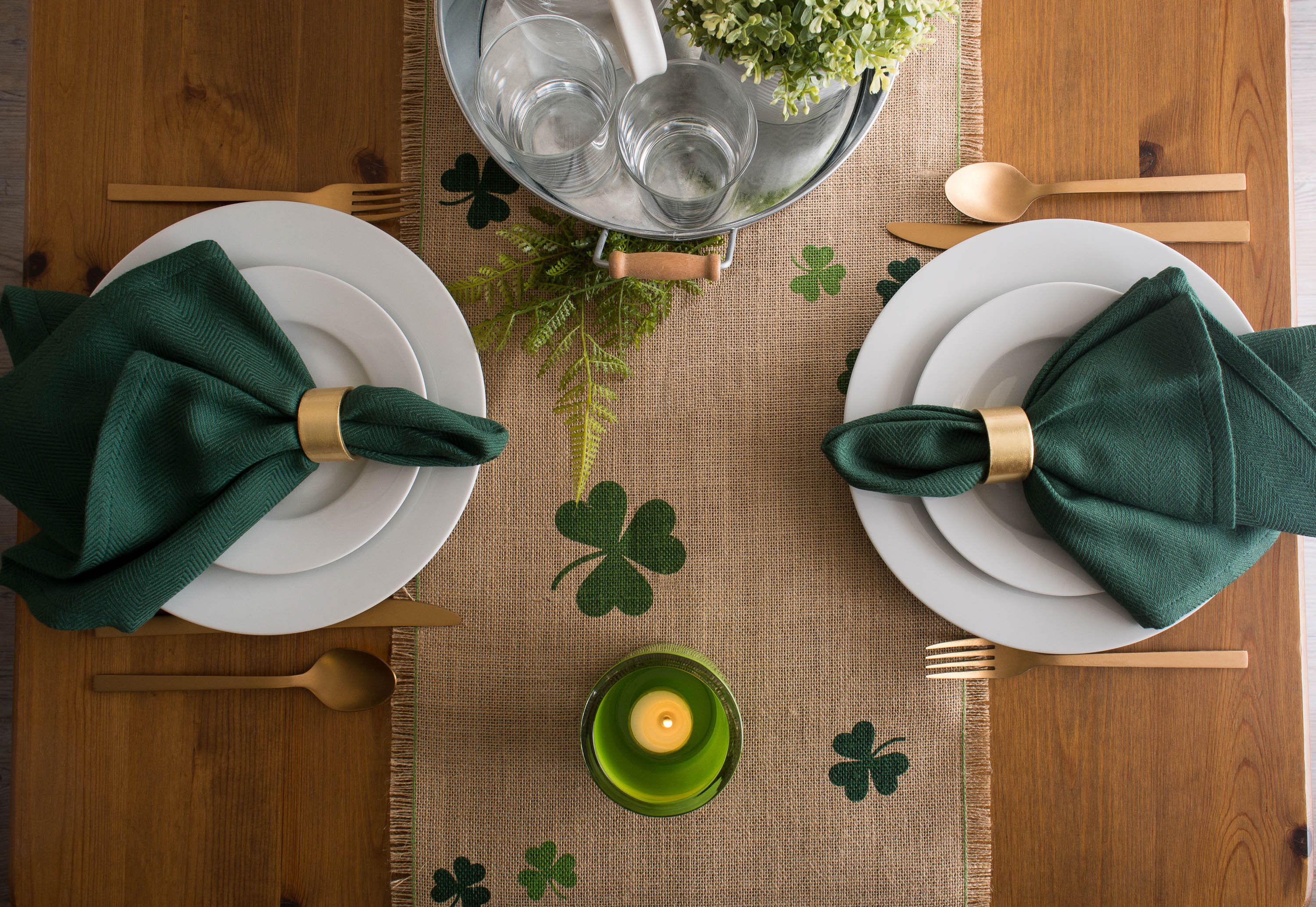 DII Shamrock Printed Jute Table Runner