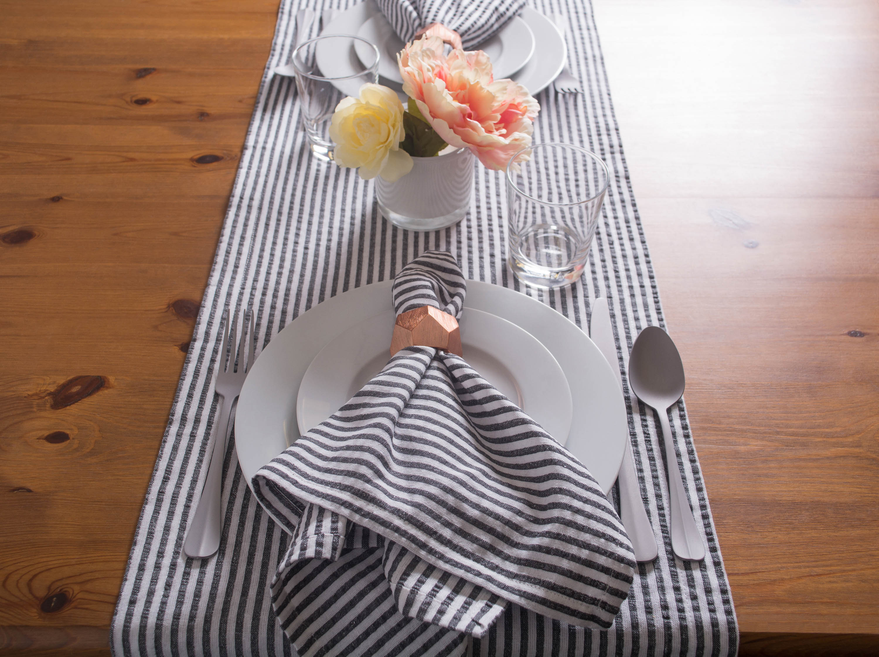 Dii Mineral Seersucker Table Runner