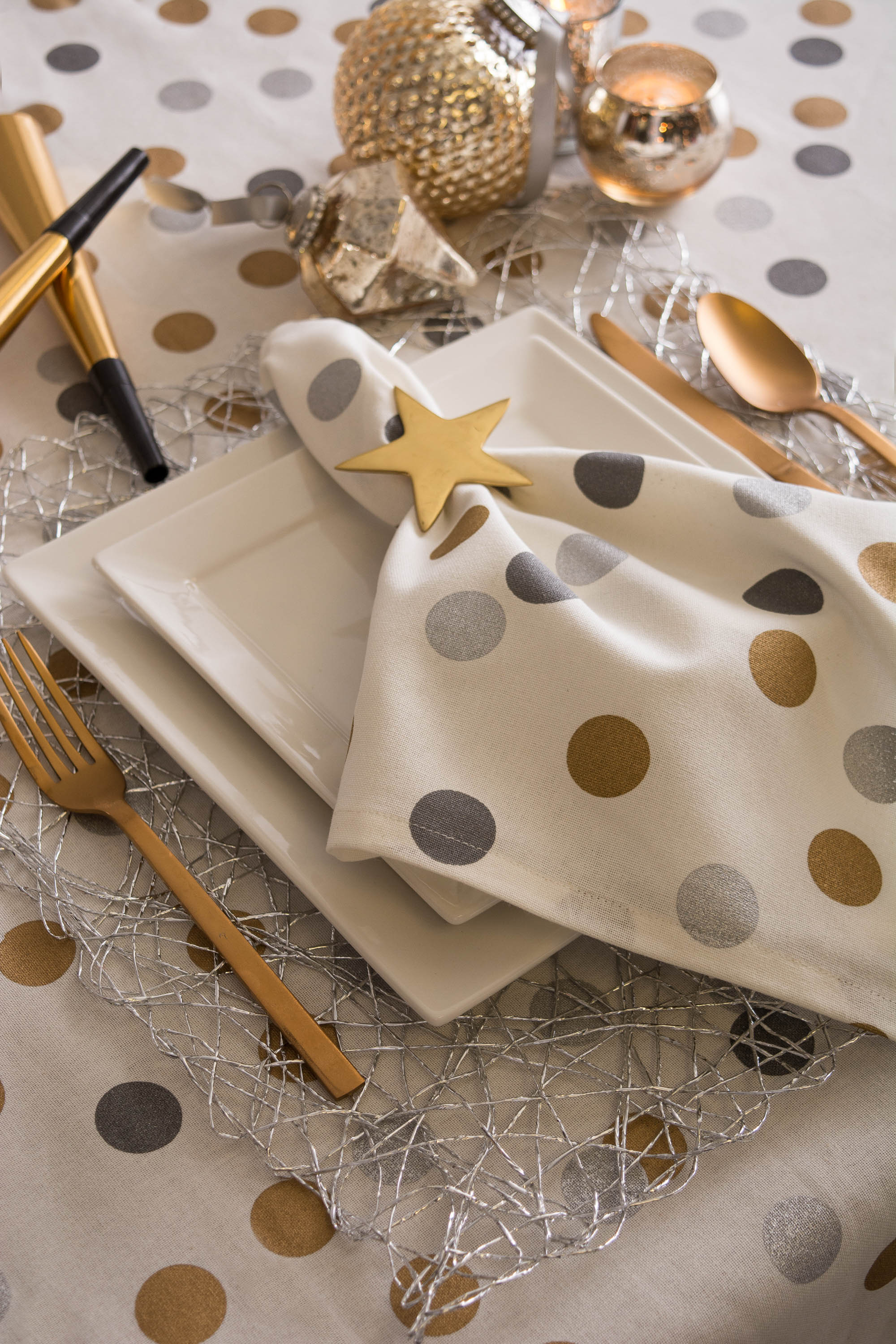 DII Gold Star Napkin Ring (Set of 6)