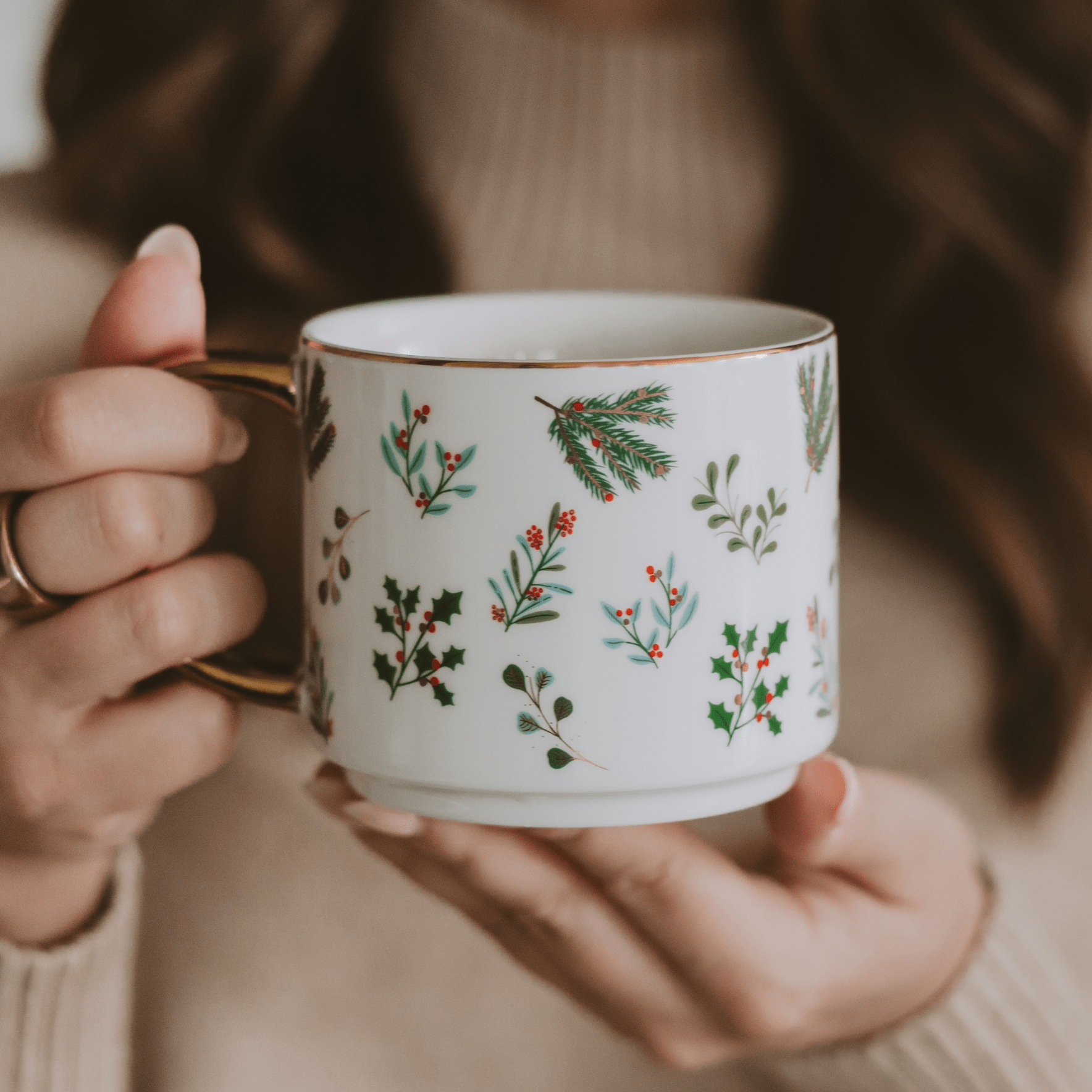 Holiday Greenery 14oz. Gold Handle Coffee Mug