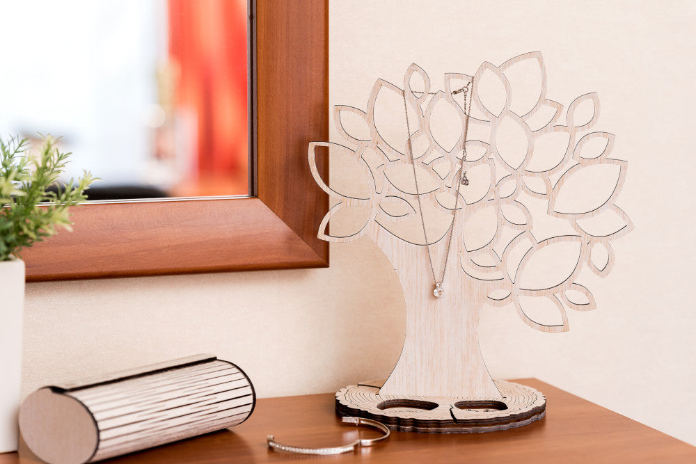 Krea-Wood jewelry holder tree. Made of oak wood, leaves design, vintage white