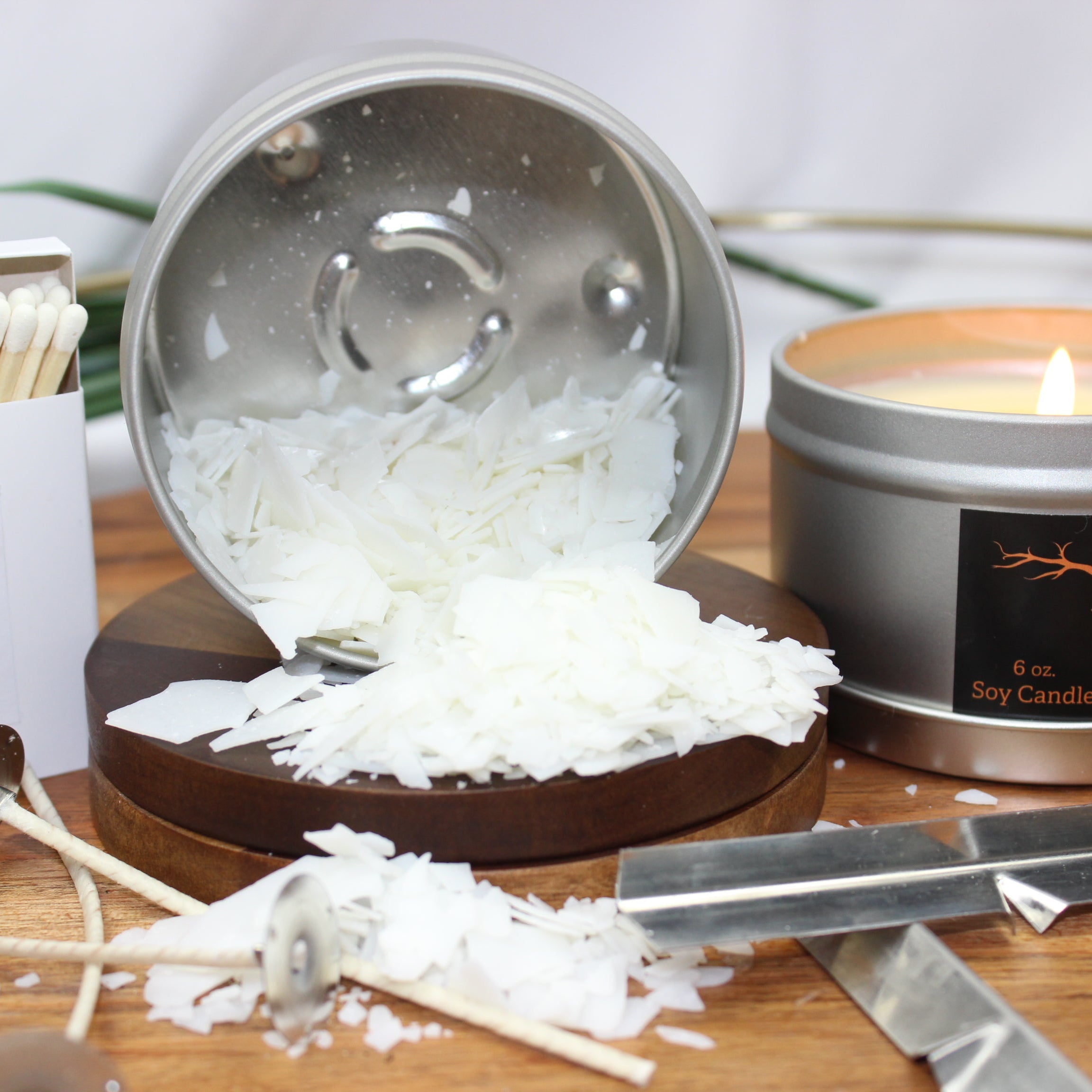 Oakmoss & Amber - Soy Tin Collection