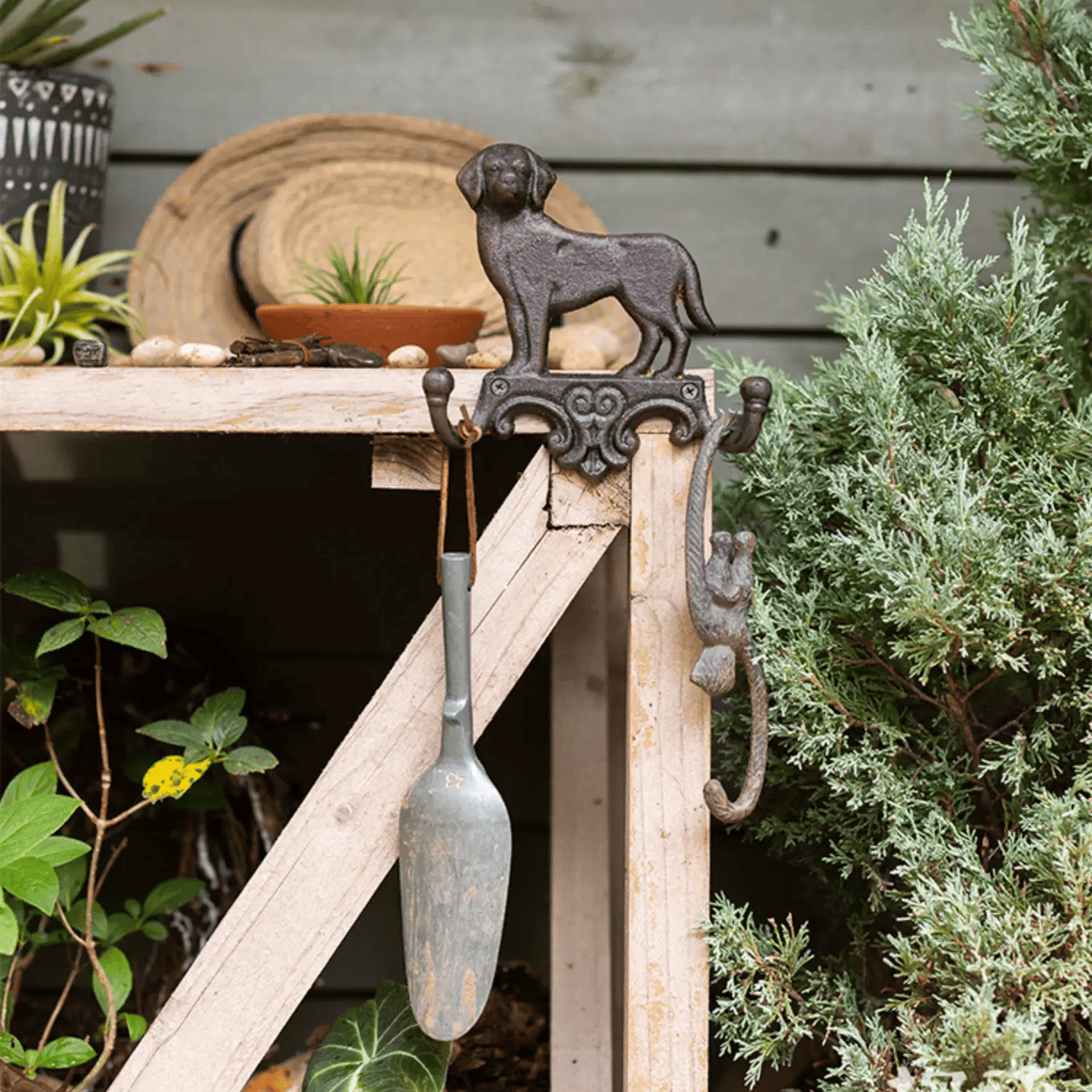 Farmhouse Cast Iron Labrador Hook