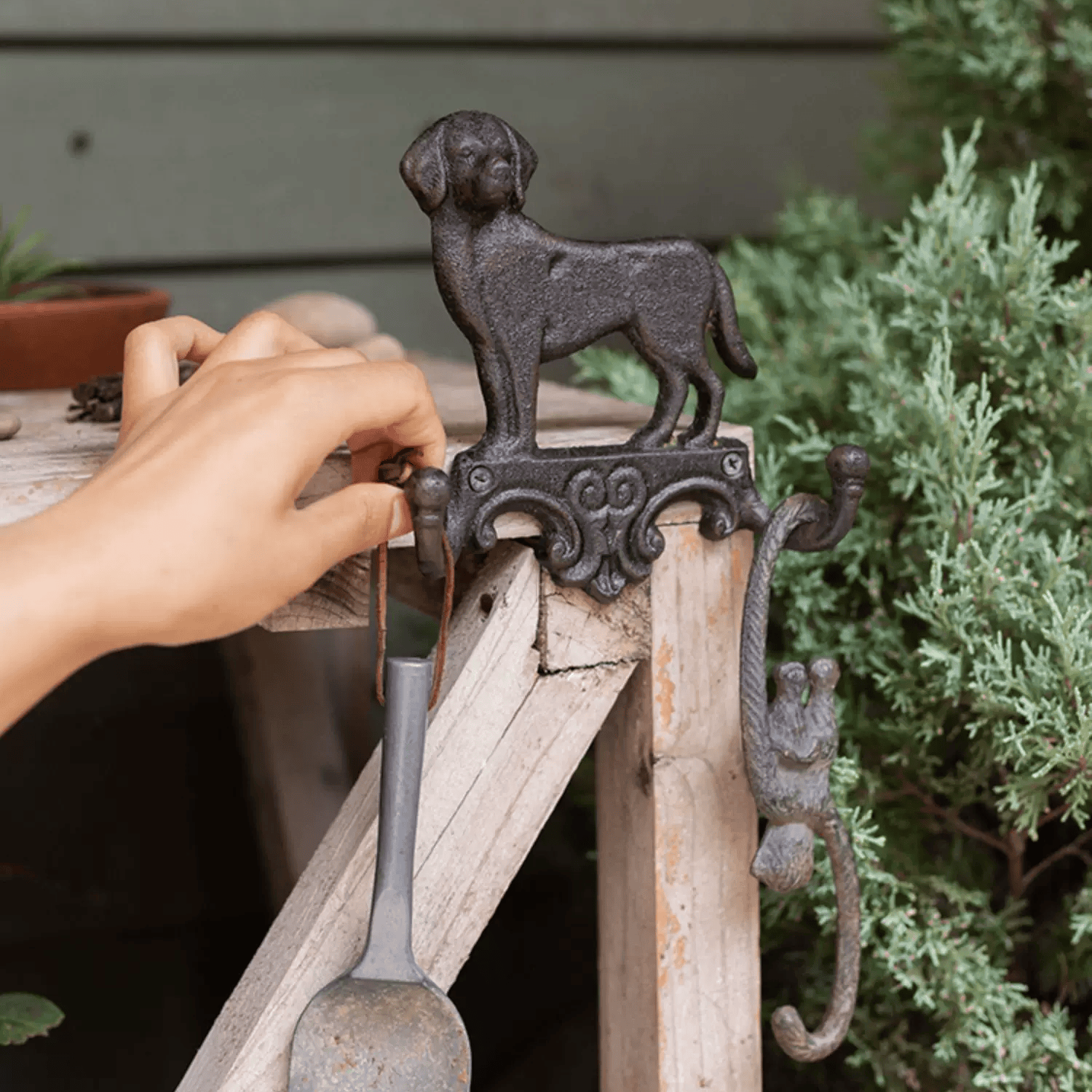 Farmhouse Cast Iron Labrador Hook