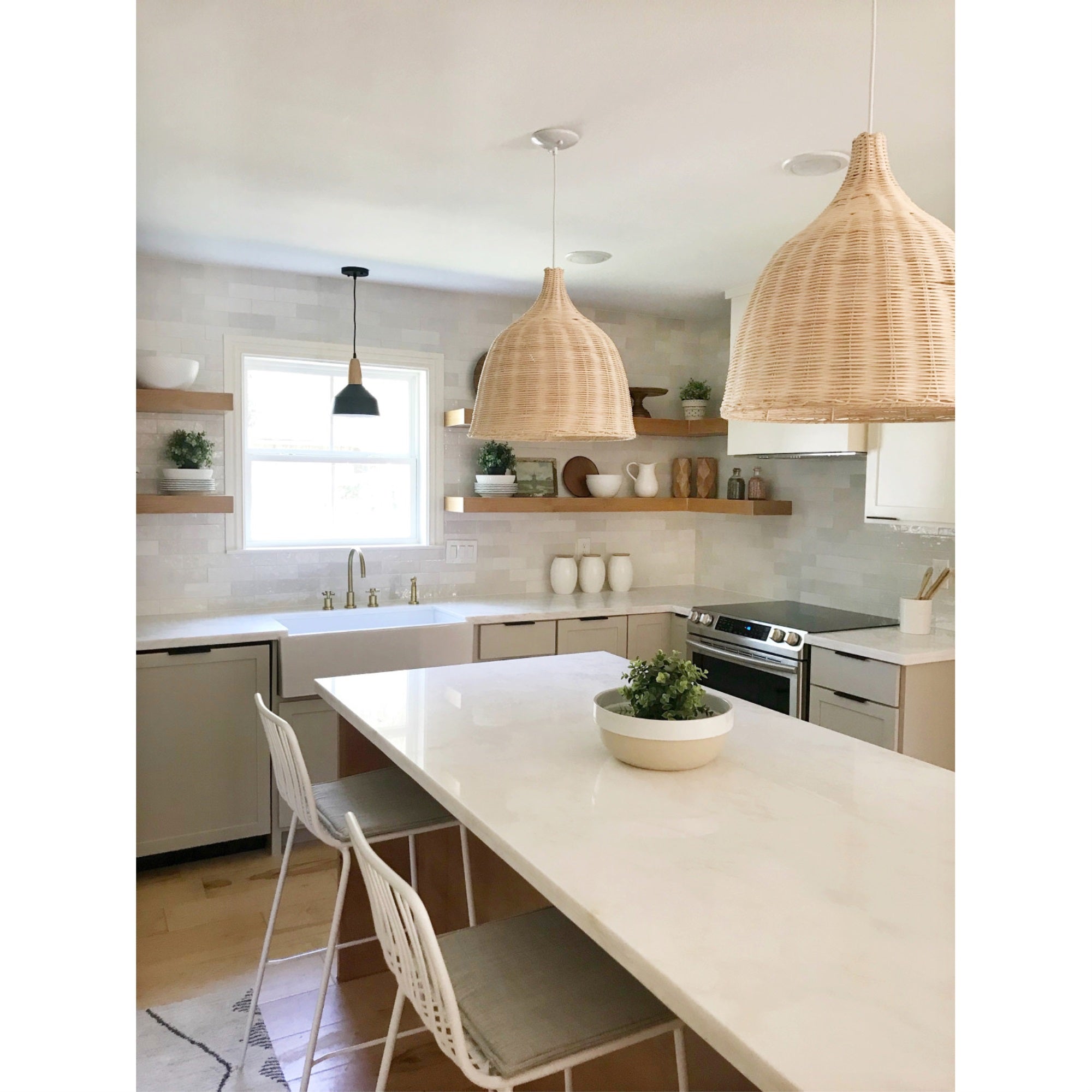 Kingston Brass KS8727DXBS Concord 8-Inch Widespread Kitchen Faucet with Brass Sprayer  Brushed Brass