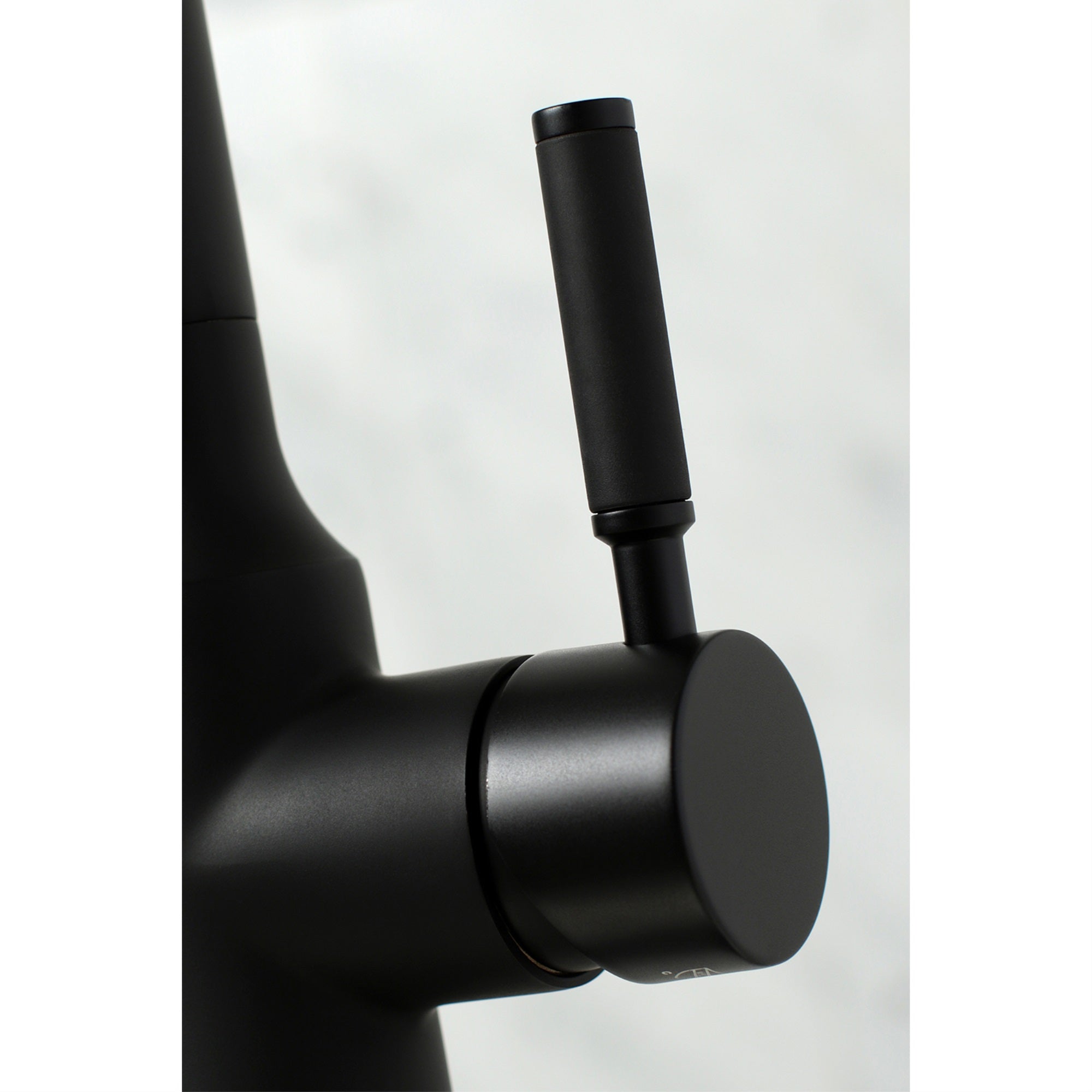 Gourmetier Ls2720Dkl Single-Handle Pull-Down Kitchen Faucet, Matte Black