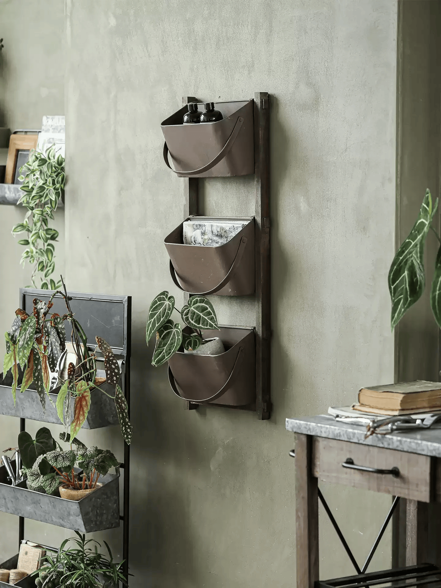 Farmhouse Three-Tier Wall Pocket Organizer