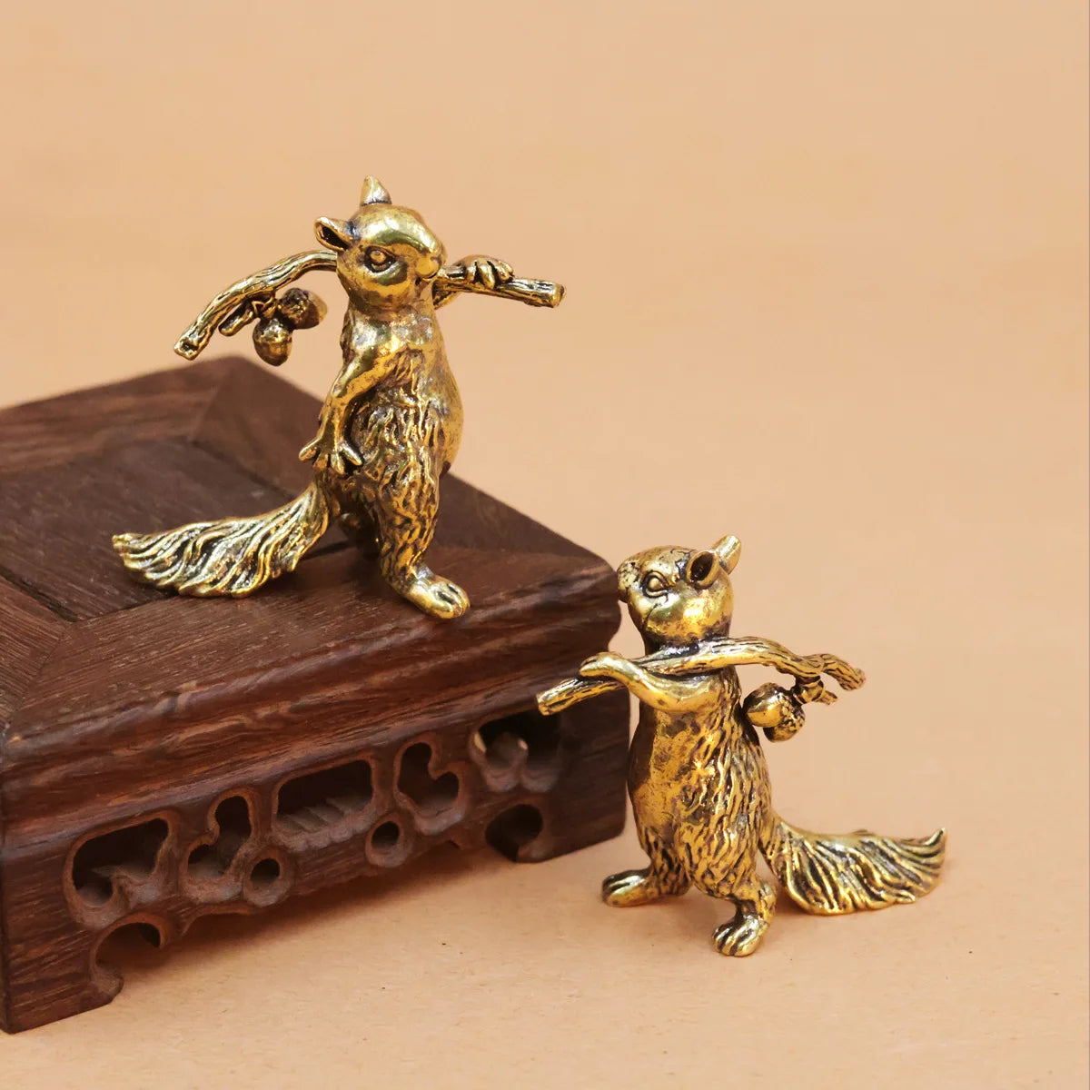 Solid Brass Office Desk Decoration Ornament Anti-Squirrel Bronze Tea Pet Craft Gift Handheld Piece