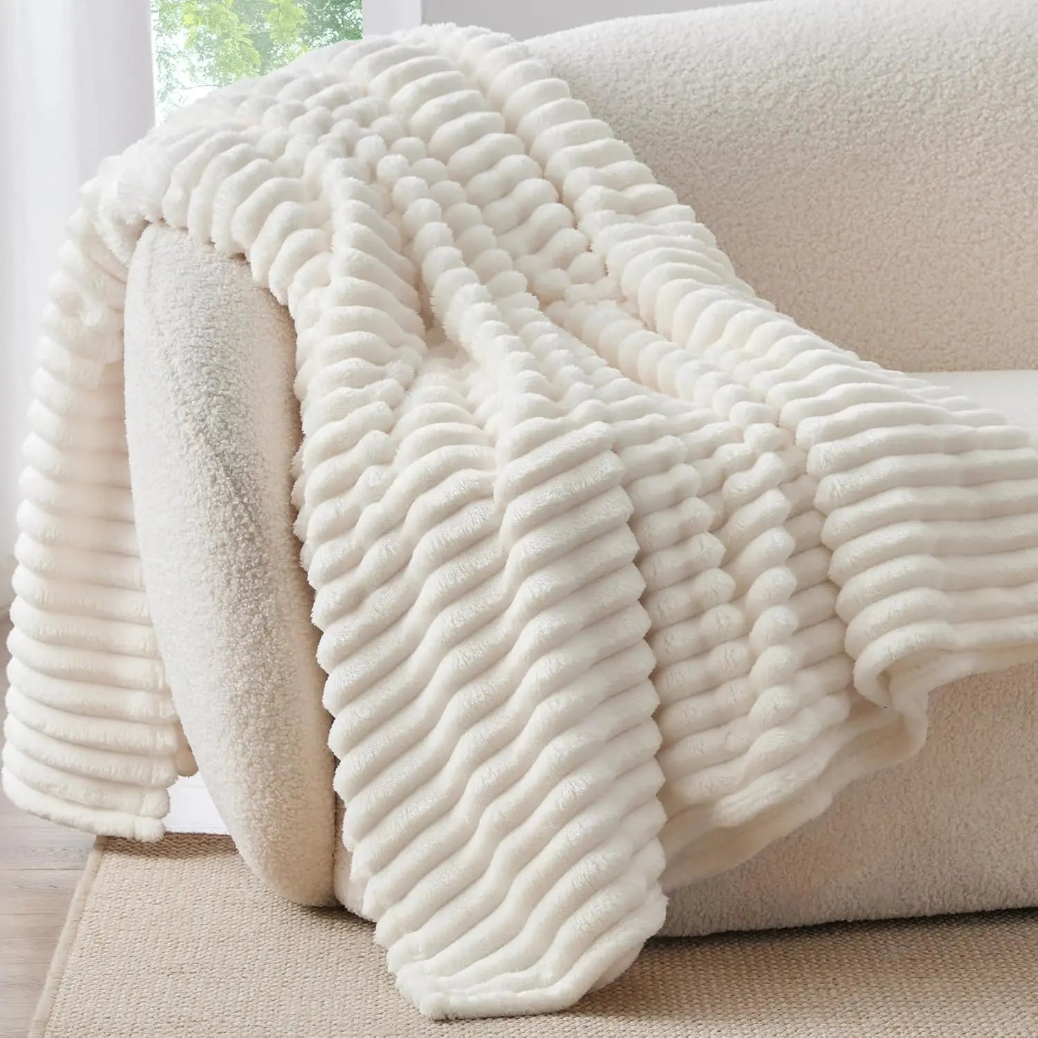 ROSEKIND Blankets 3 Size for Bed, 300GSM Soft & Warm Fleece Blanket, Decorative and Giftable Striped Blankets for Adult