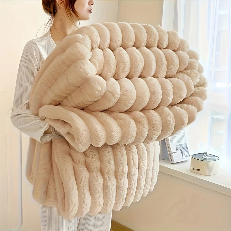 ROSEKIND Blankets 3 Size for Bed, 300GSM Soft & Warm Fleece Blanket, Decorative and Giftable Striped Blankets for Adult