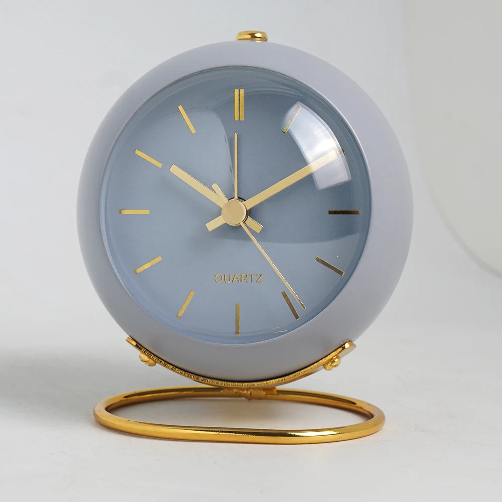 Nordic Creative Electronic Desk Clock, Minimalist Children's Alarm Clock, New Desktop Bedside Student Silent Luminous Pointer