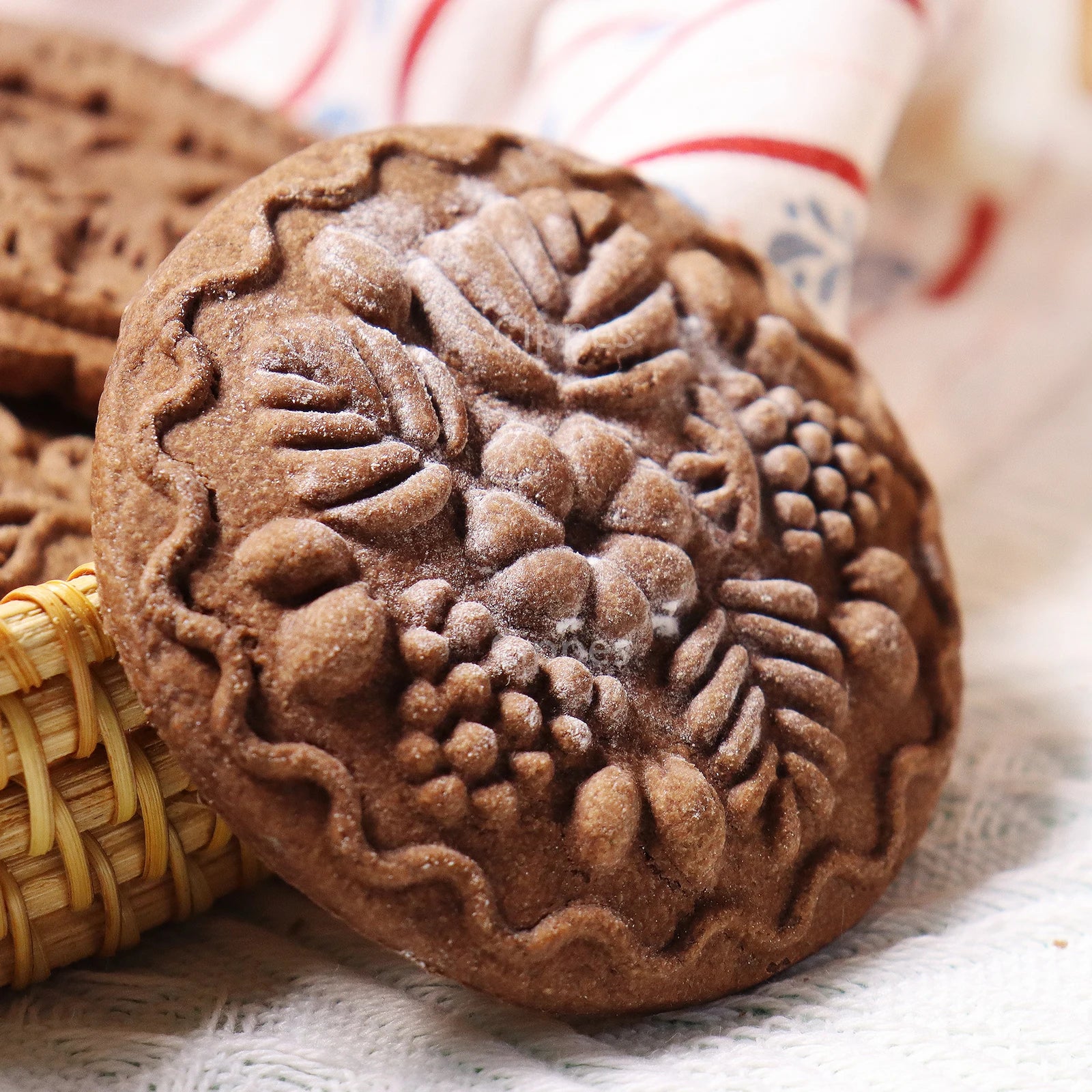 1PC Wood Cookie Mold with Flower Patterns, Christmas 3D DIY Carved Embossed Cookie Cutter Moulds for Baking, Fondant Biscuit