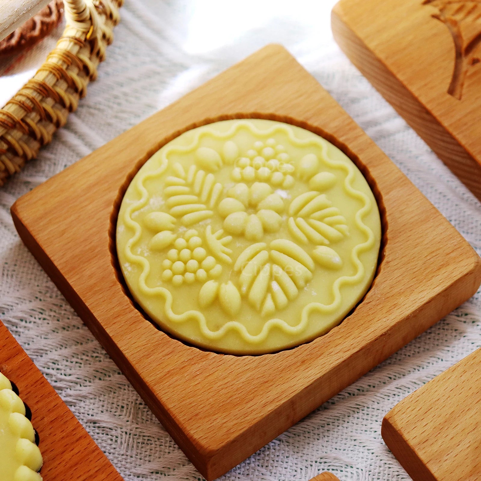 1PC Wood Cookie Mold with Flower Patterns, Christmas 3D DIY Carved Embossed Cookie Cutter Moulds for Baking, Fondant Biscuit