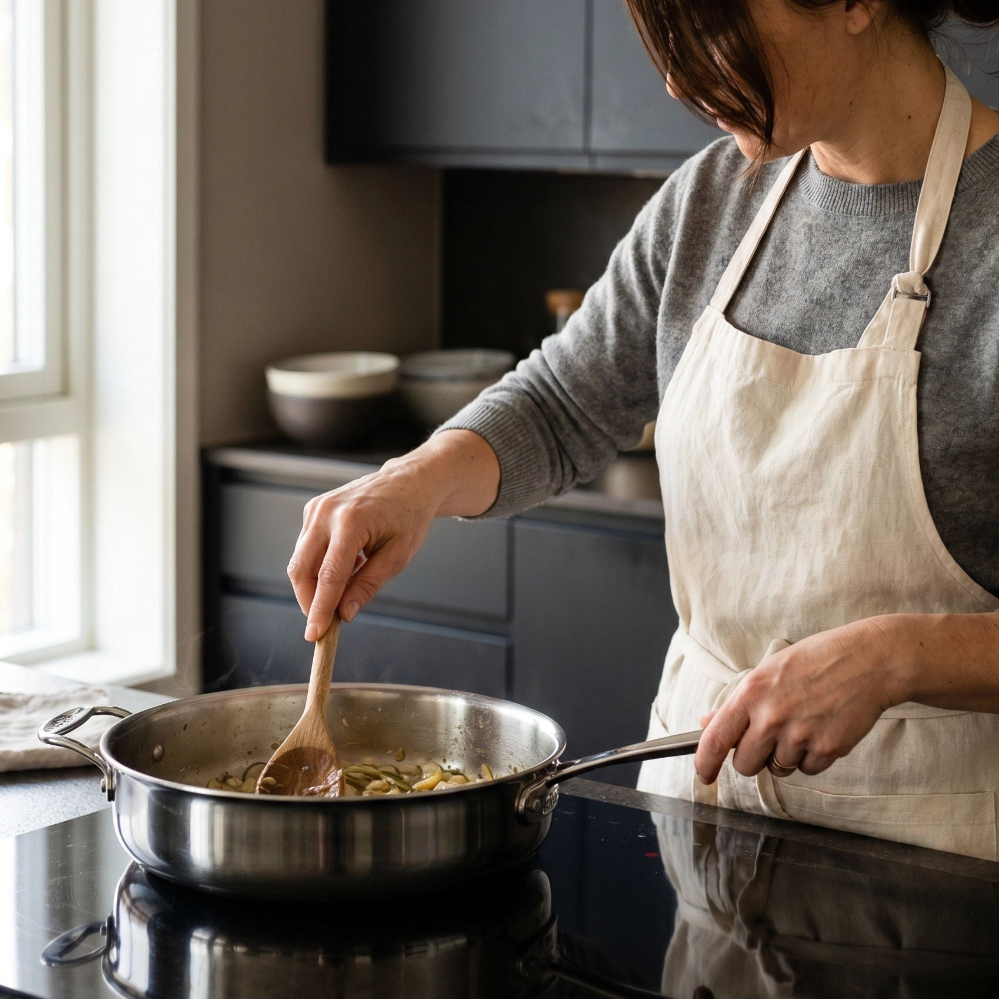 Sauté Pan with Lid, 4-Qt