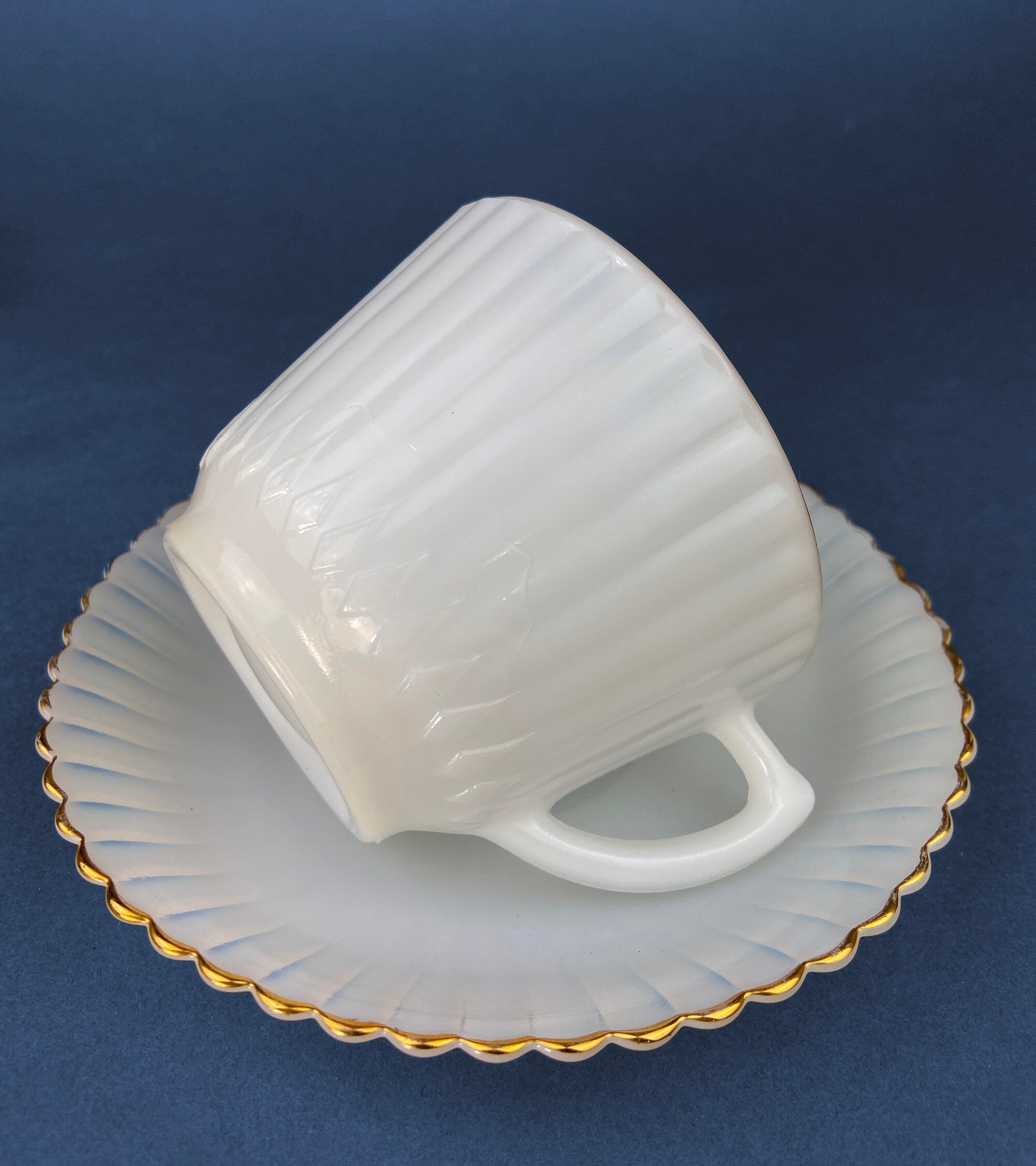 5 Opalescent Monax Petalware TeaCups. White and Gold Brim Depression Glass Coffee Cups. White Table Setting. Houseware. Dinning Room Decor.