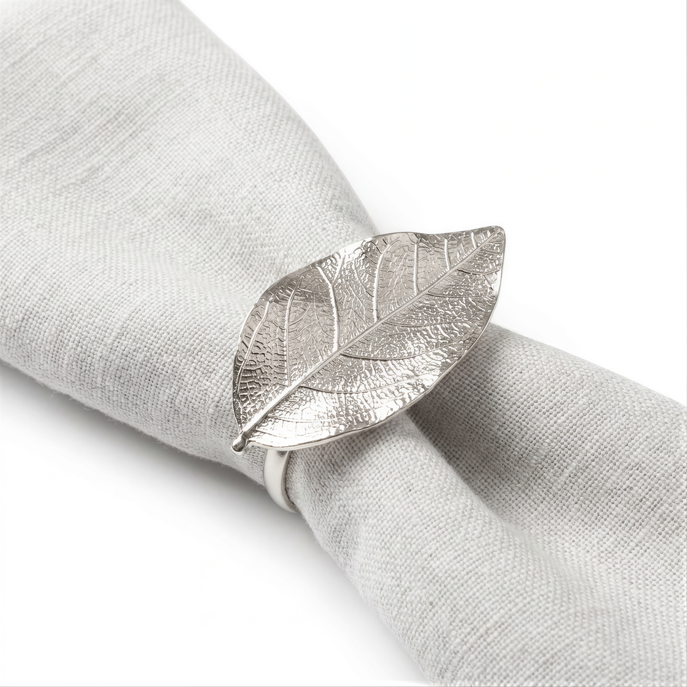 Silver Leaf Napkin Rings – Elegant Decorative Table Setting Rings in Rust-Resistant Alloy