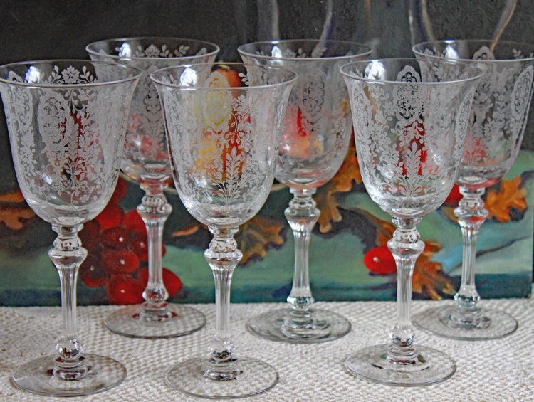 Vintage Heisey Danish Princess Cut Crystal Wine or Water Goblets. Set of 8 Stemware. Beautiful Shimmer & Ping. Wedding Gift. Housewarming.