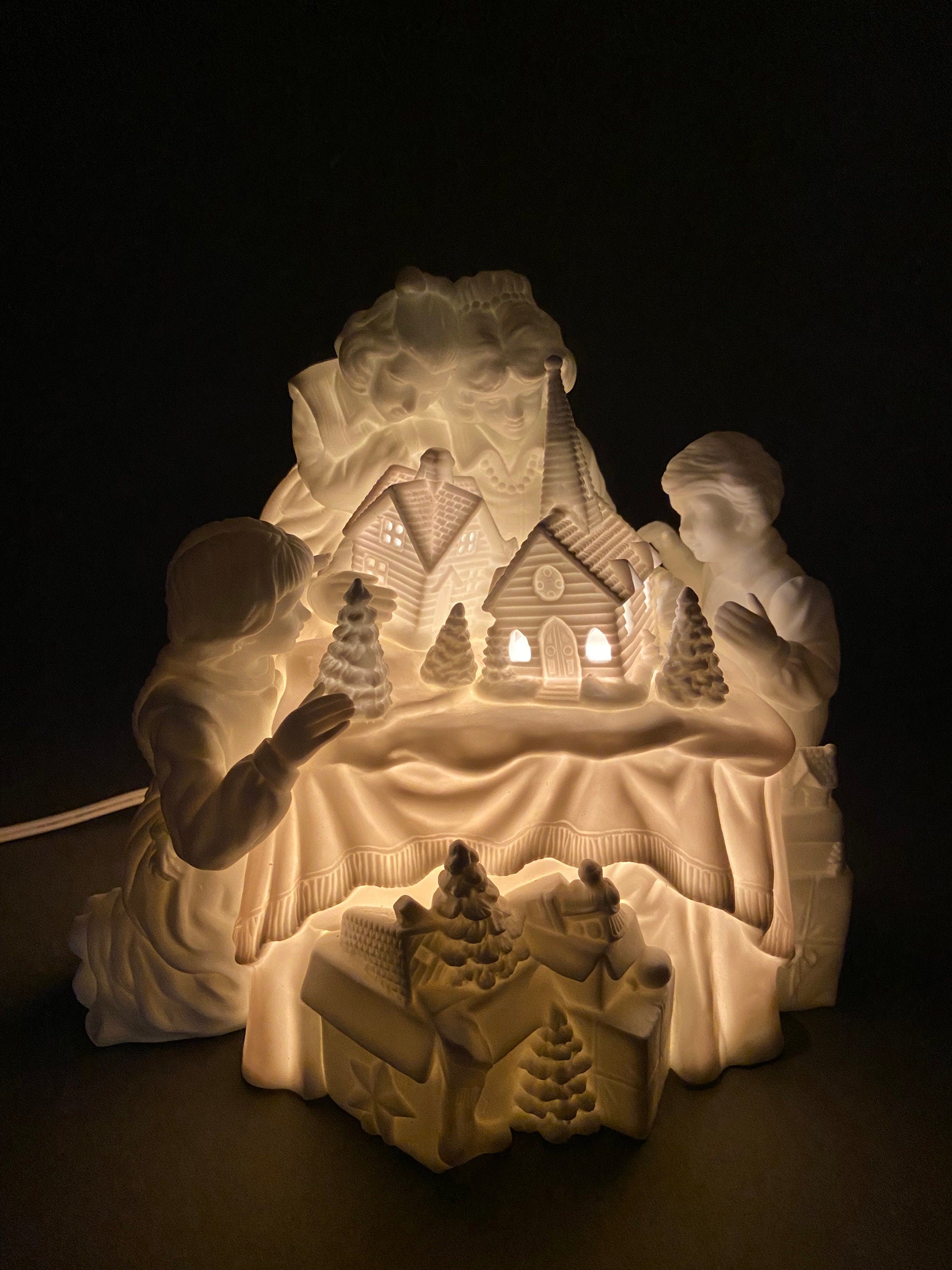 Dept. 56 Christmas Figurine: Illuminated Porcelain Family Tradition Night Light
