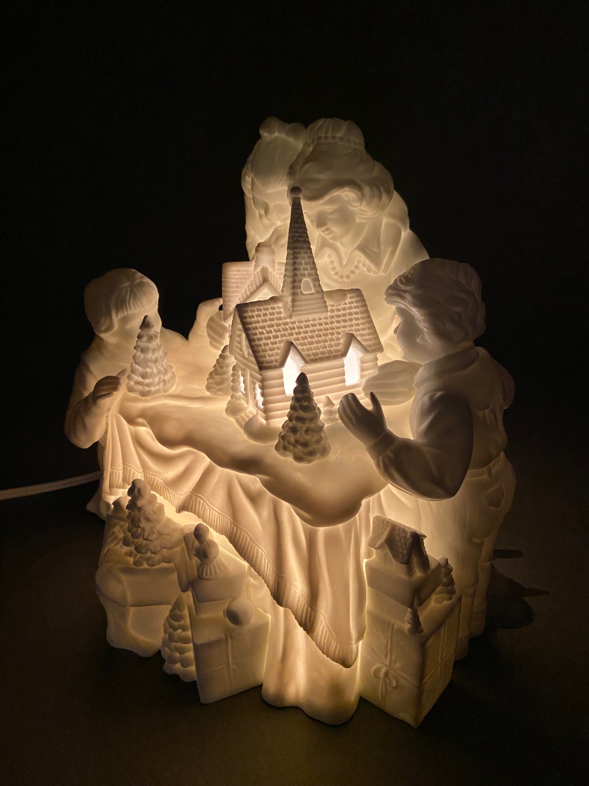 Dept. 56 Christmas Figurine: Illuminated Porcelain Family Tradition Night Light
