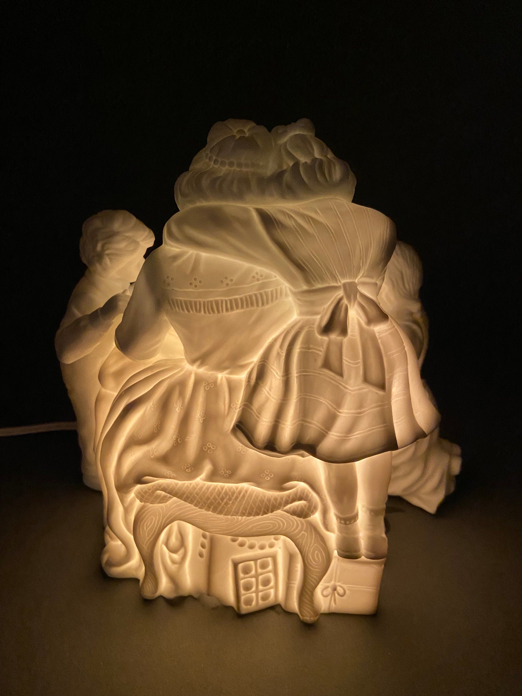 Dept. 56 Christmas Figurine: Illuminated Porcelain Family Tradition Night Light
