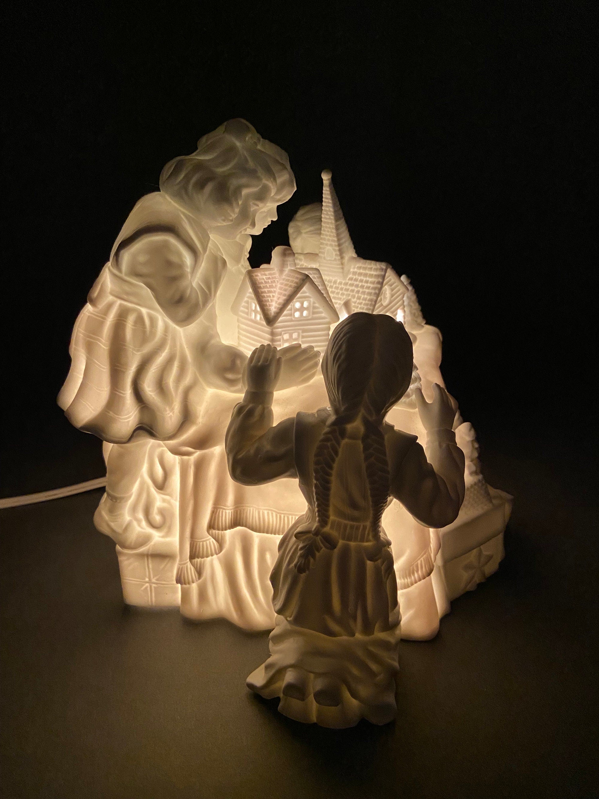 Dept. 56 Christmas Figurine: Illuminated Porcelain Family Tradition Night Light