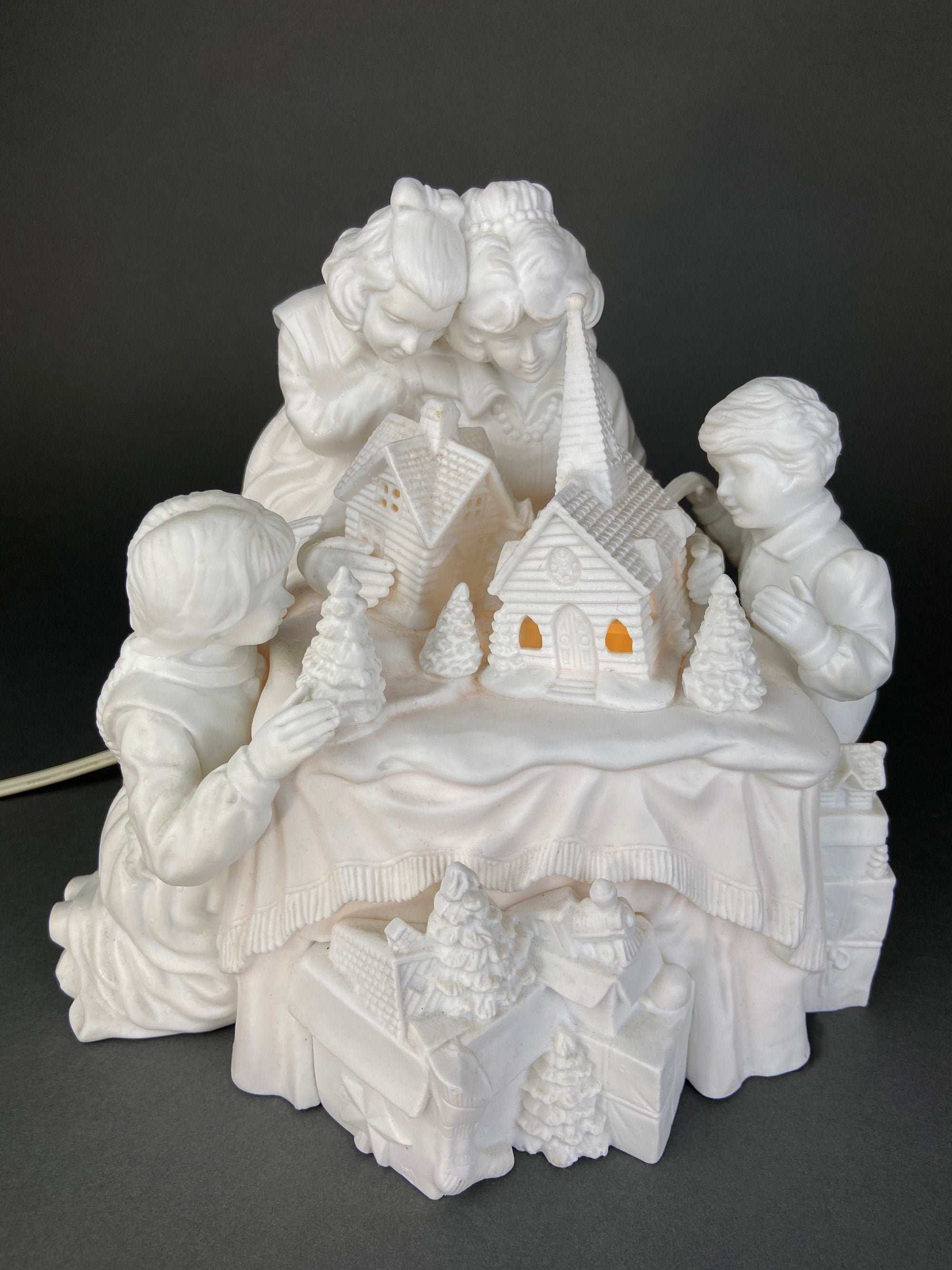 Dept. 56 Christmas Figurine: Illuminated Porcelain Family Tradition Night Light
