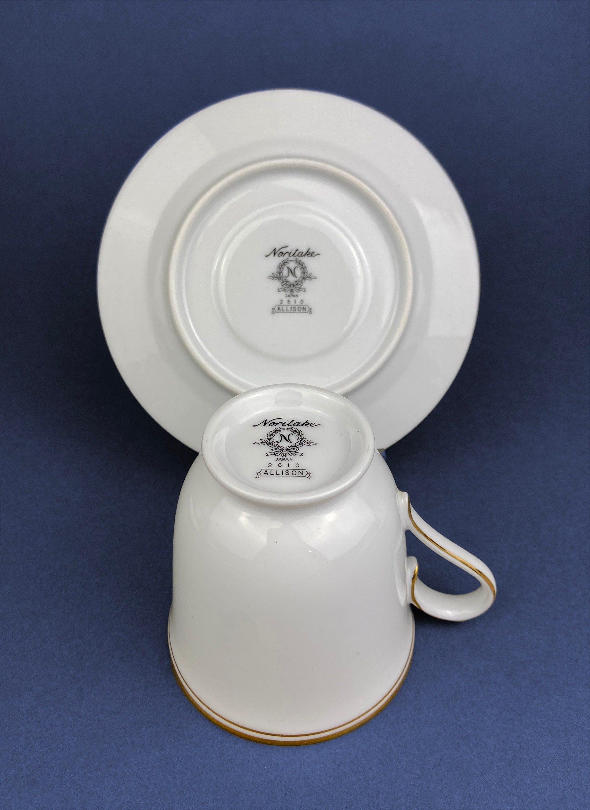 Noritake Allison Tea Set: Gold Band China Cups and Saucers (Set of Five)