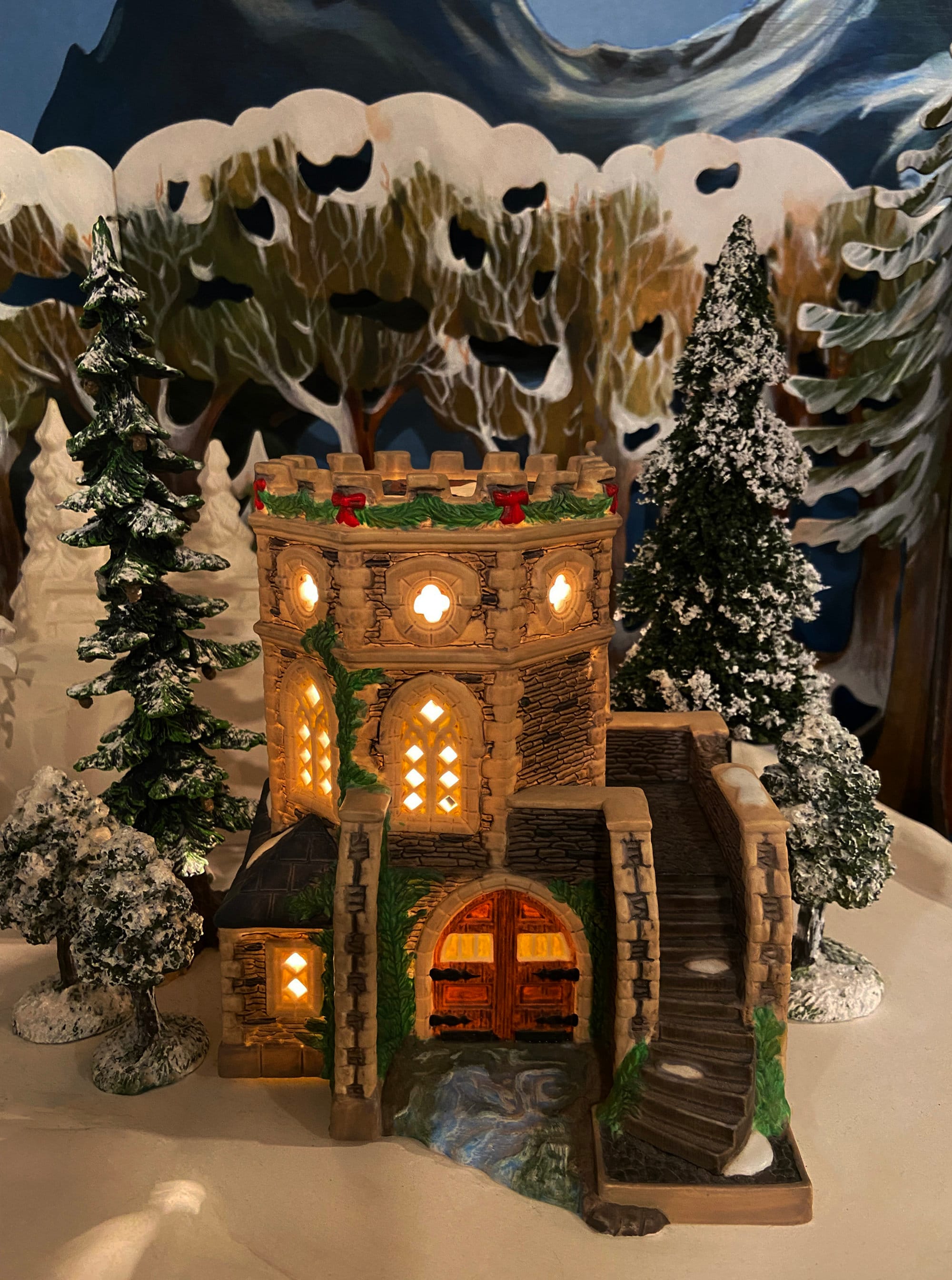 Dept 56 Christmas Village. Illuminated Gunnersbury Park Folly. Dickens Village Series. Limited Edition 30105.