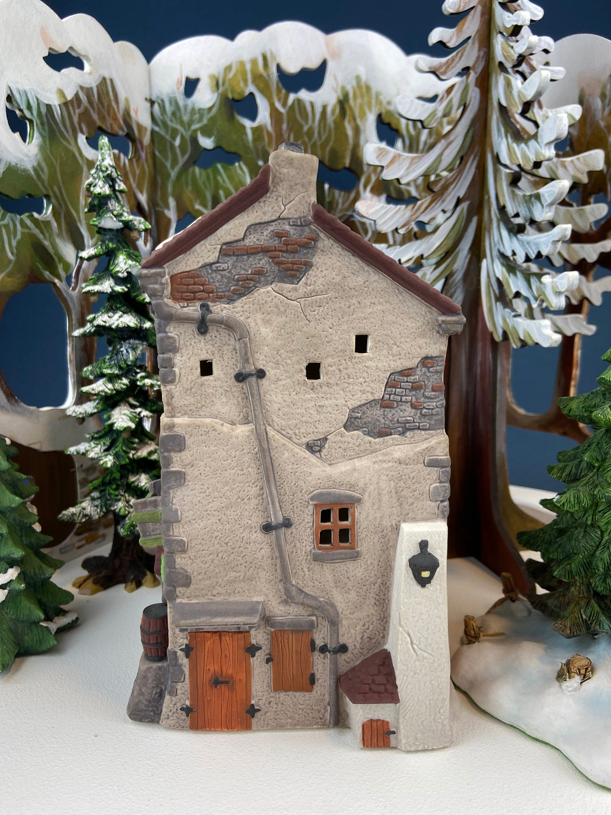 Fagin's Hide-A-Way by Department 56. Illuminated Porcelain Dickens Village Series. Christmas Village. Fun Magical Holiday Celebration.