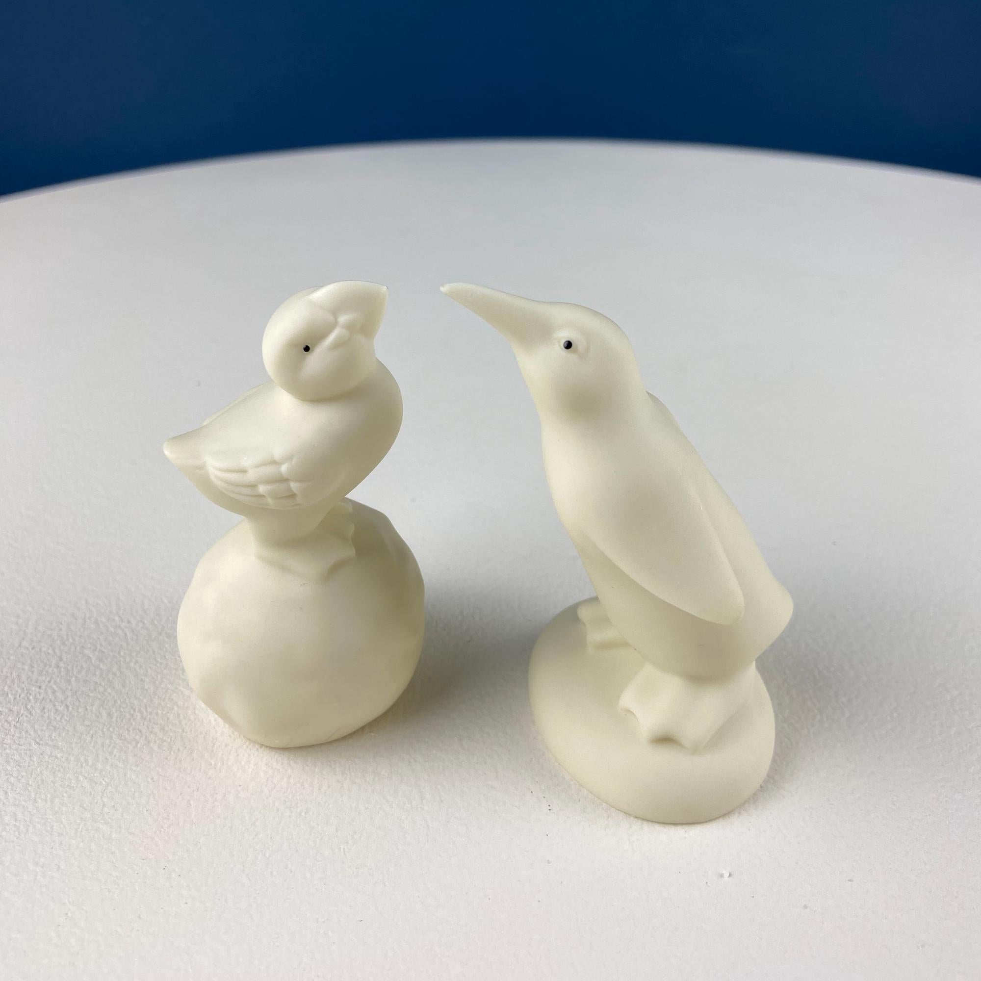 Snowbabies Playing with Snowman & Birds. "Jolly Friends Forevermore" by Dept. 56. White Porcelain Figurines Celebrating Friendship. Kids Rm.