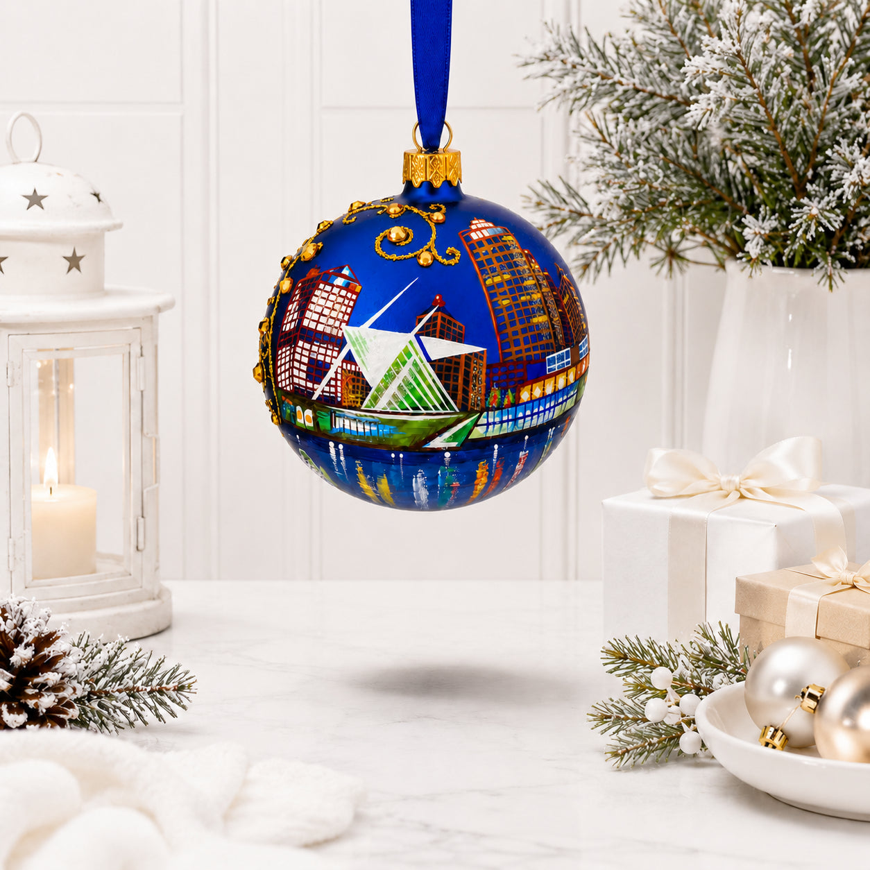 Milwaukee, Wisconsin Glass Ball Christmas Ornament 3.25 Inches