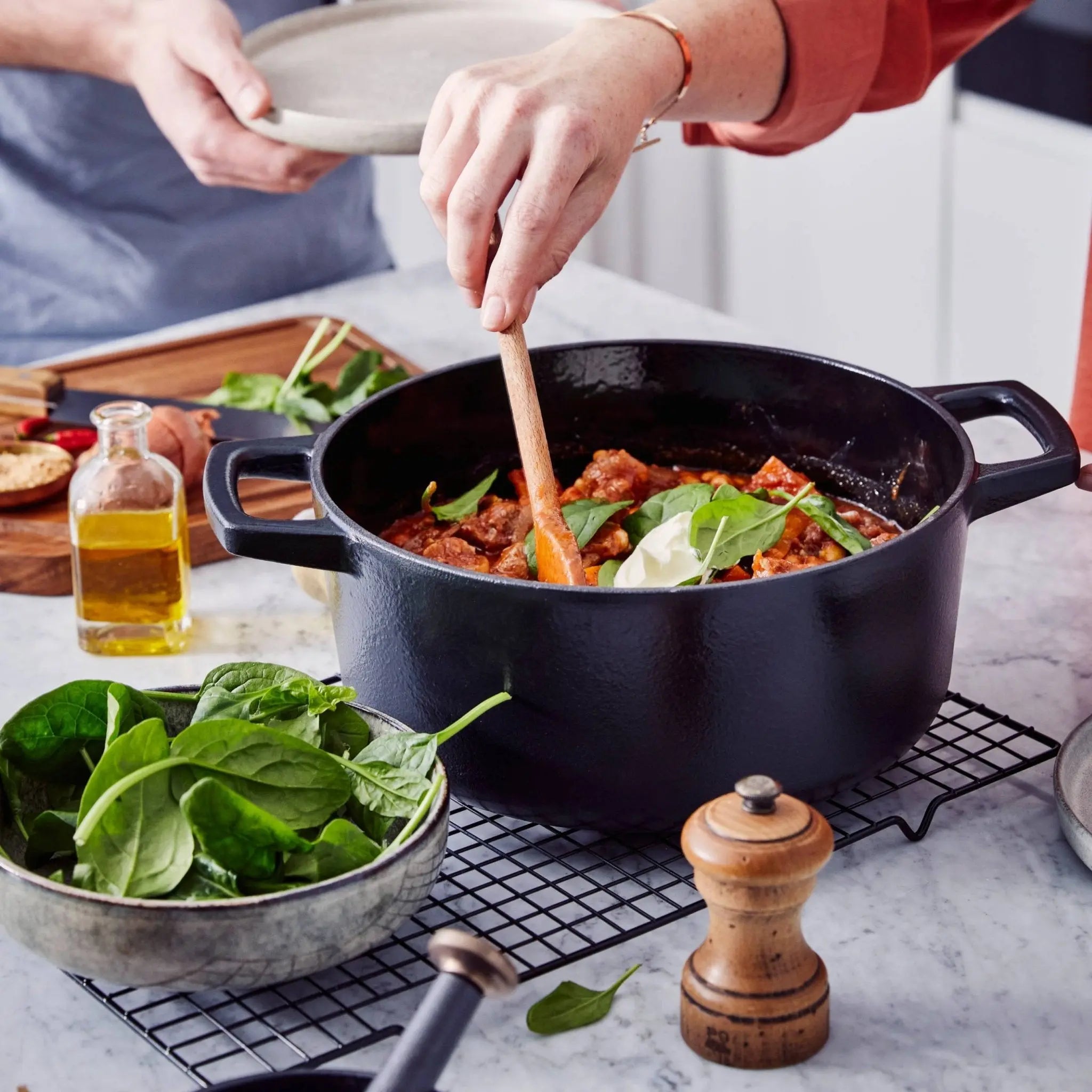 Round Dutch Oven, 5-Qt
