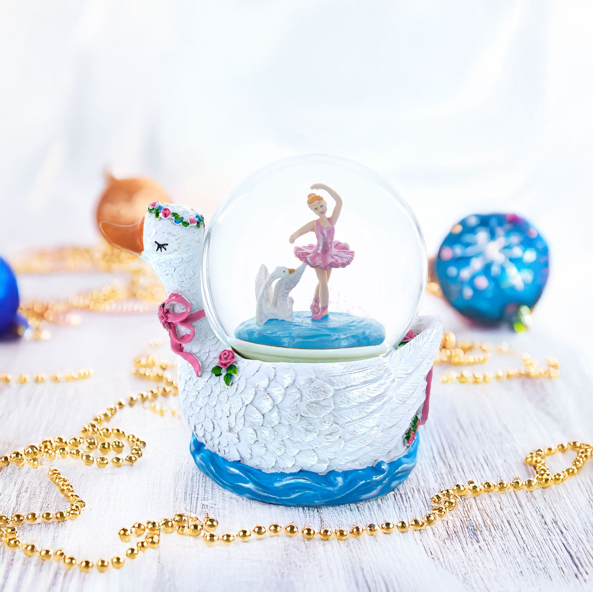 Graceful Swan Lake Ballet Musical Water Snow Globe