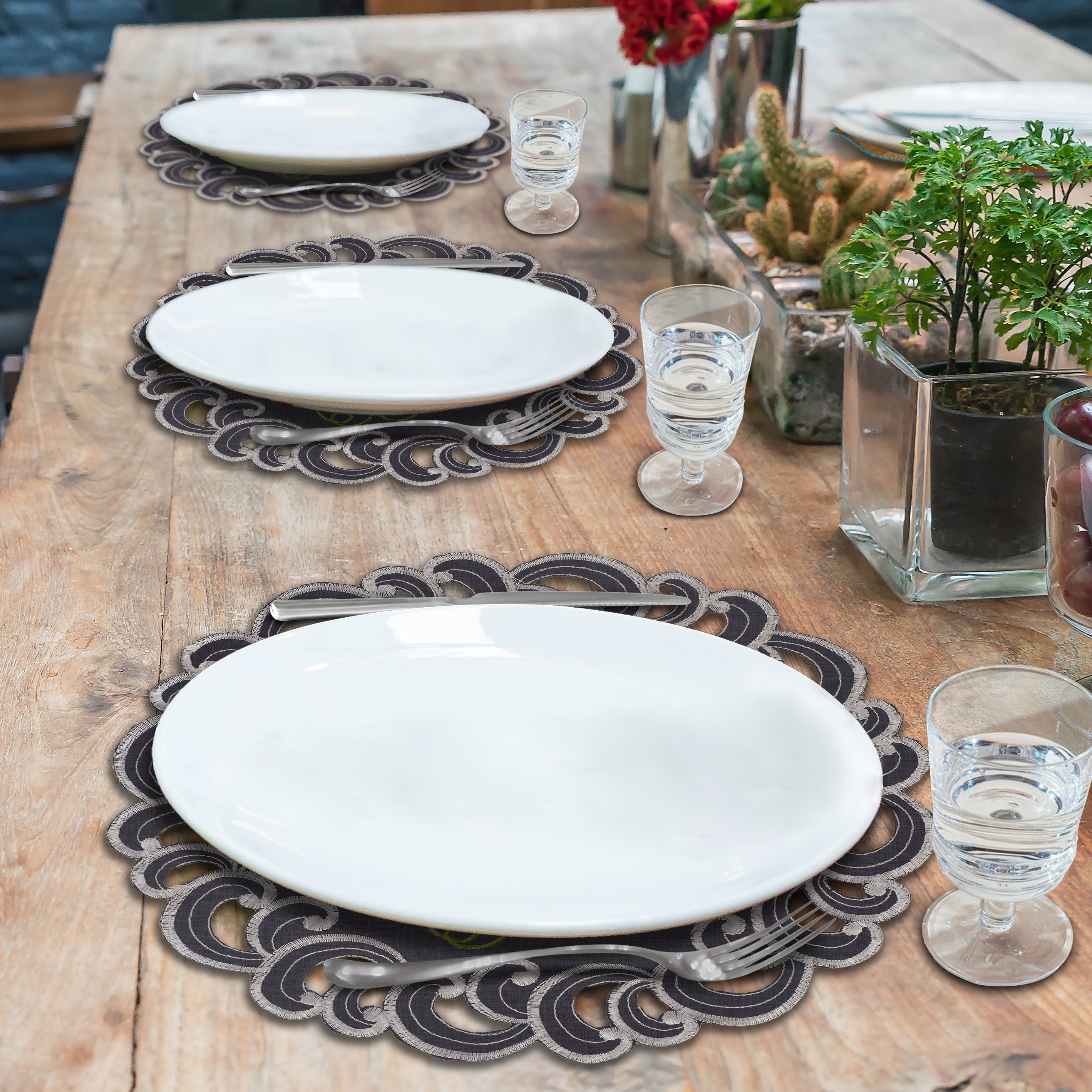 Aurora Charm – Premium Round Doilies, Elegant Decorative Table Decor for Dining and Events 15 inch