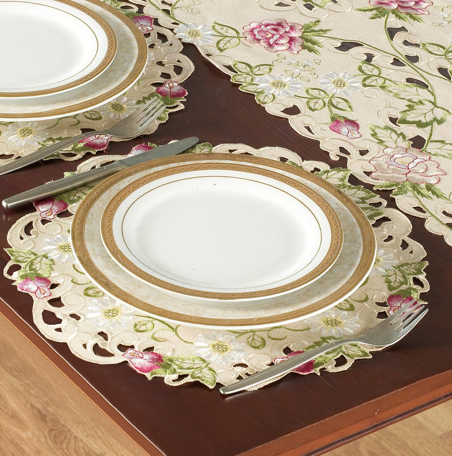 Docia Sand – Beige Table Doilies, Docia Collection Elegant Decorative Table Decor 15 inch
