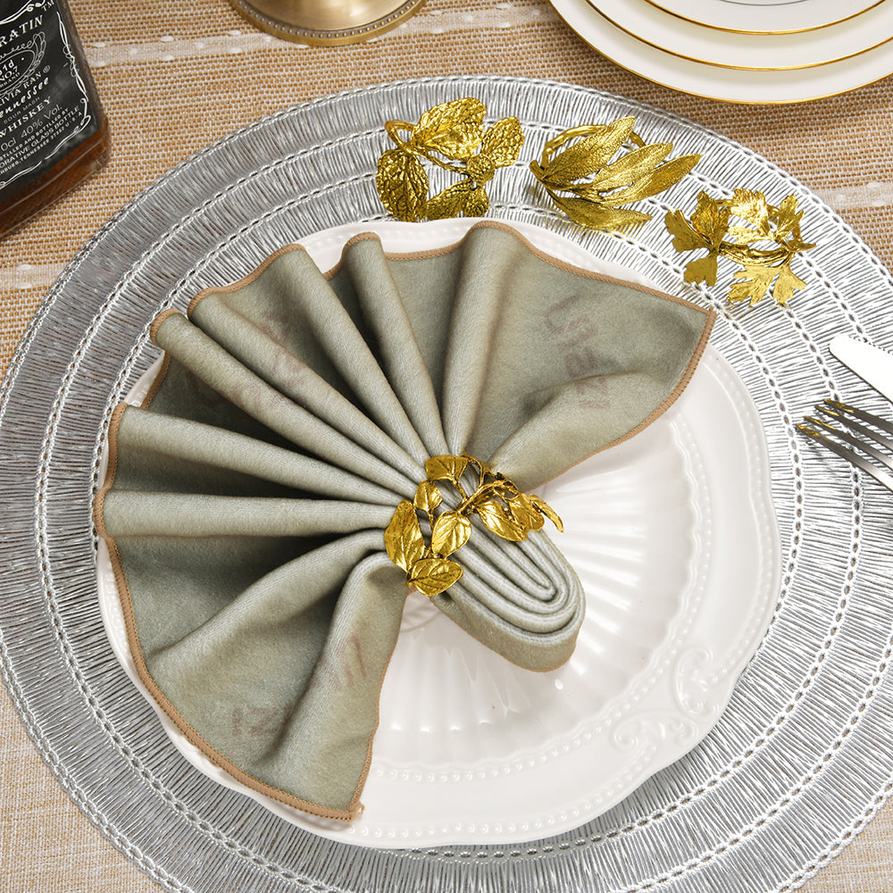 Golden Harmony – Napkin Rings in Gold Leaf Design, Elegant Decorative Dining Table Décor