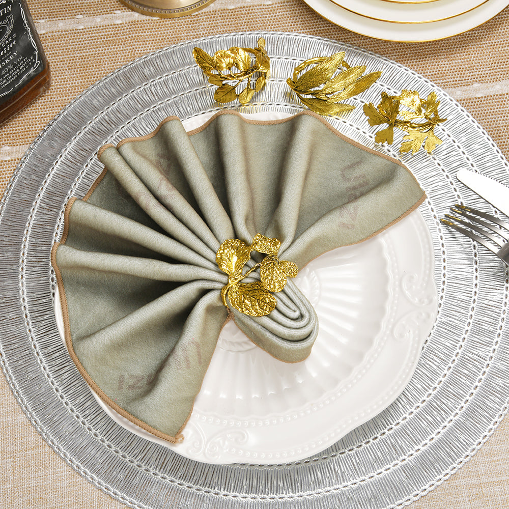Golden Harmony – Napkin Rings in Gold Leaf Design, Elegant Decorative Dining Table Décor
