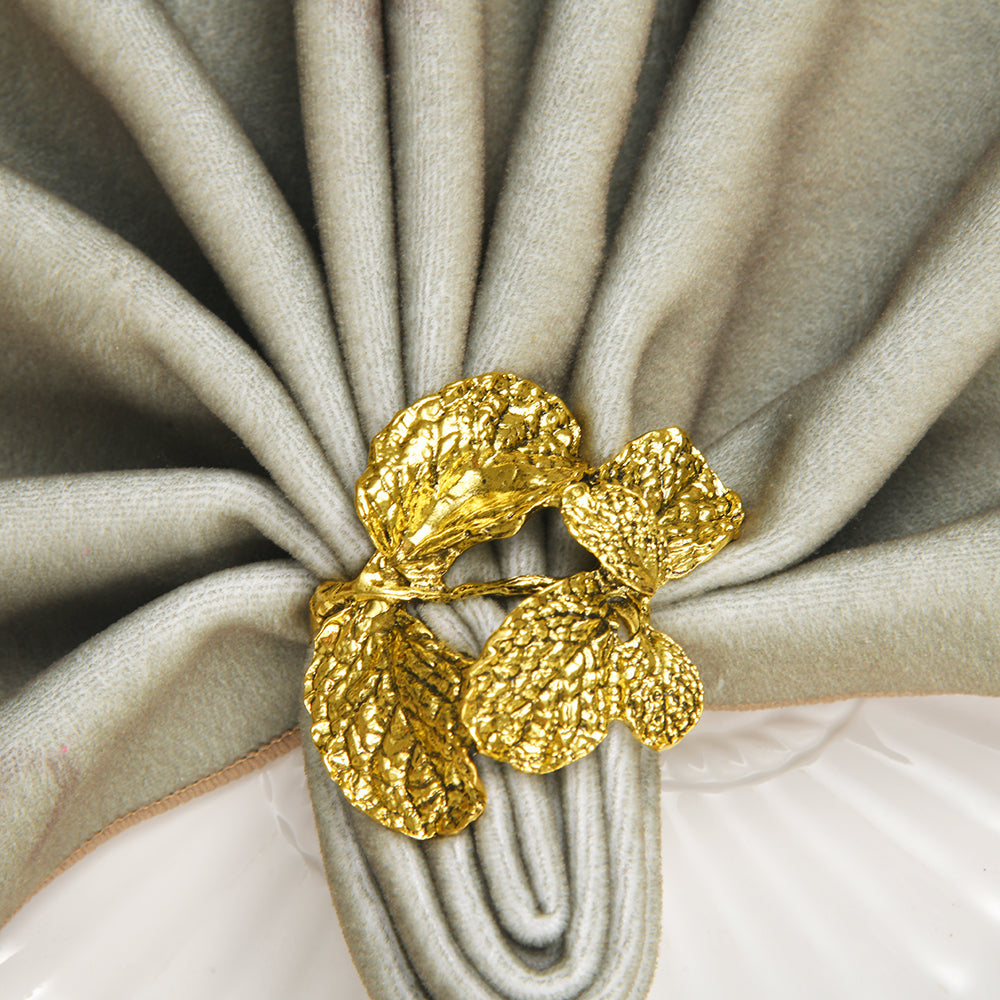 Golden Harmony – Napkin Rings in Gold Leaf Design, Elegant Decorative Dining Table Décor