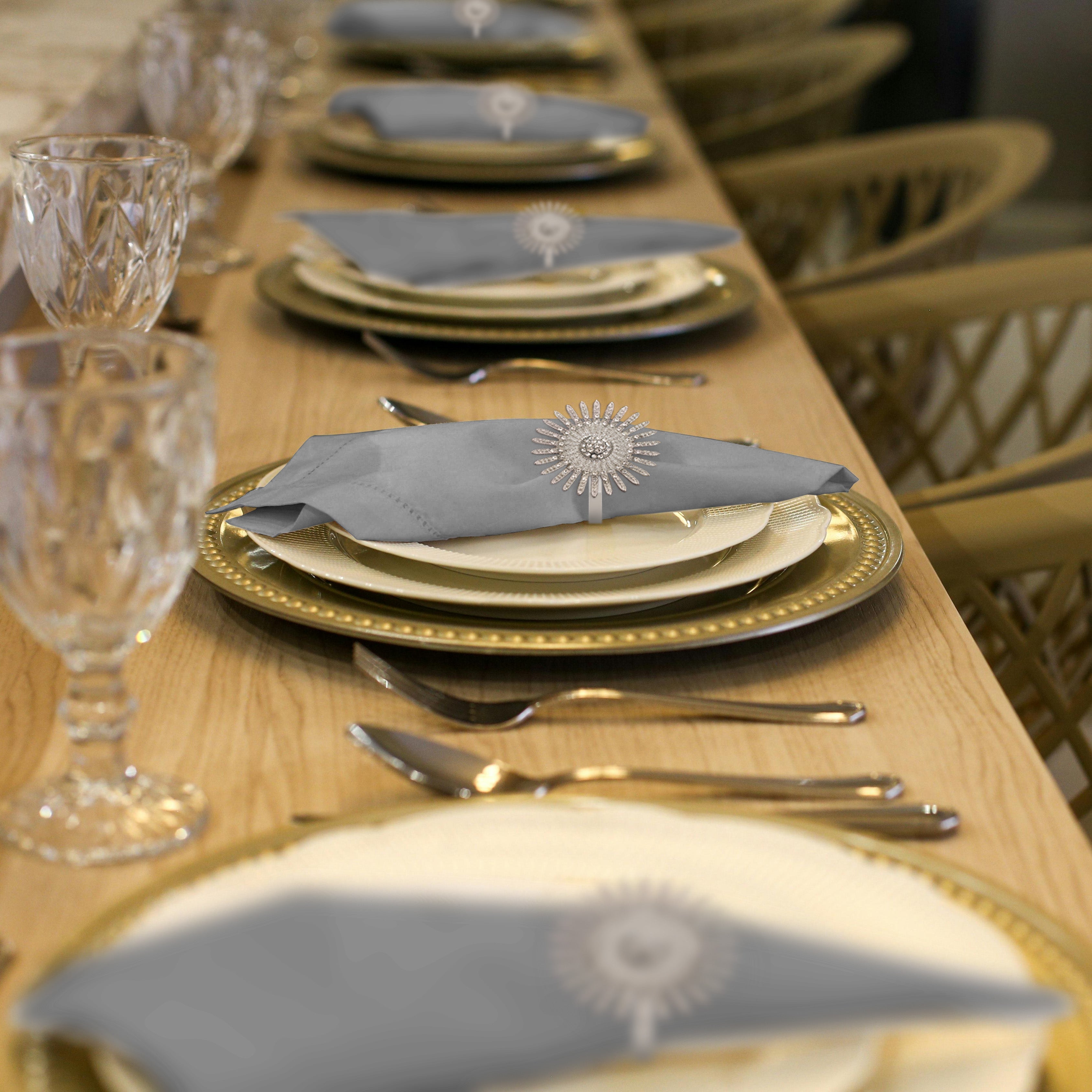 Silver Radiance – Napkin Rings in Silver Crystals Design, Elegant Decorative Dining Table Décor